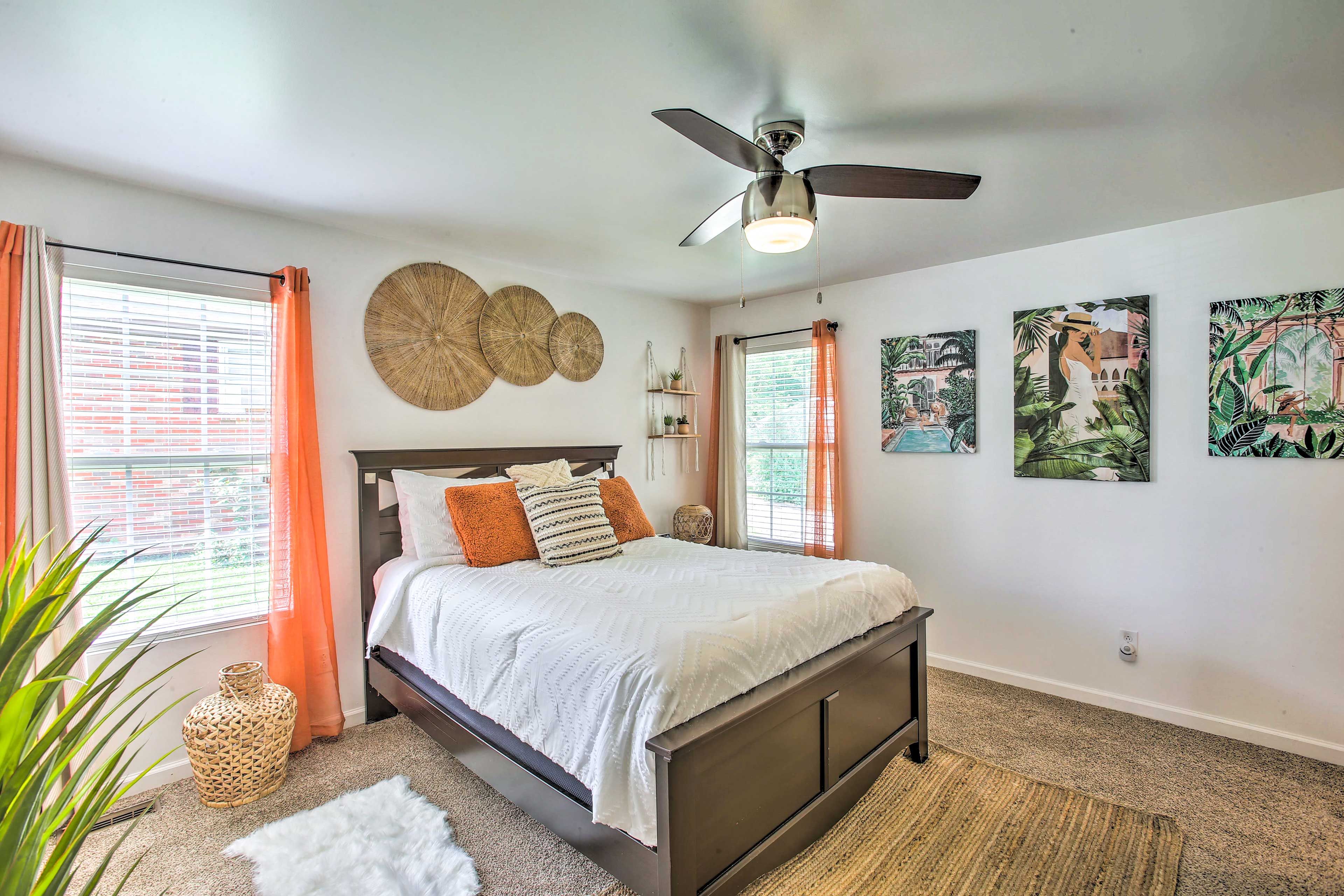 Bedroom 1 | Queen Bed