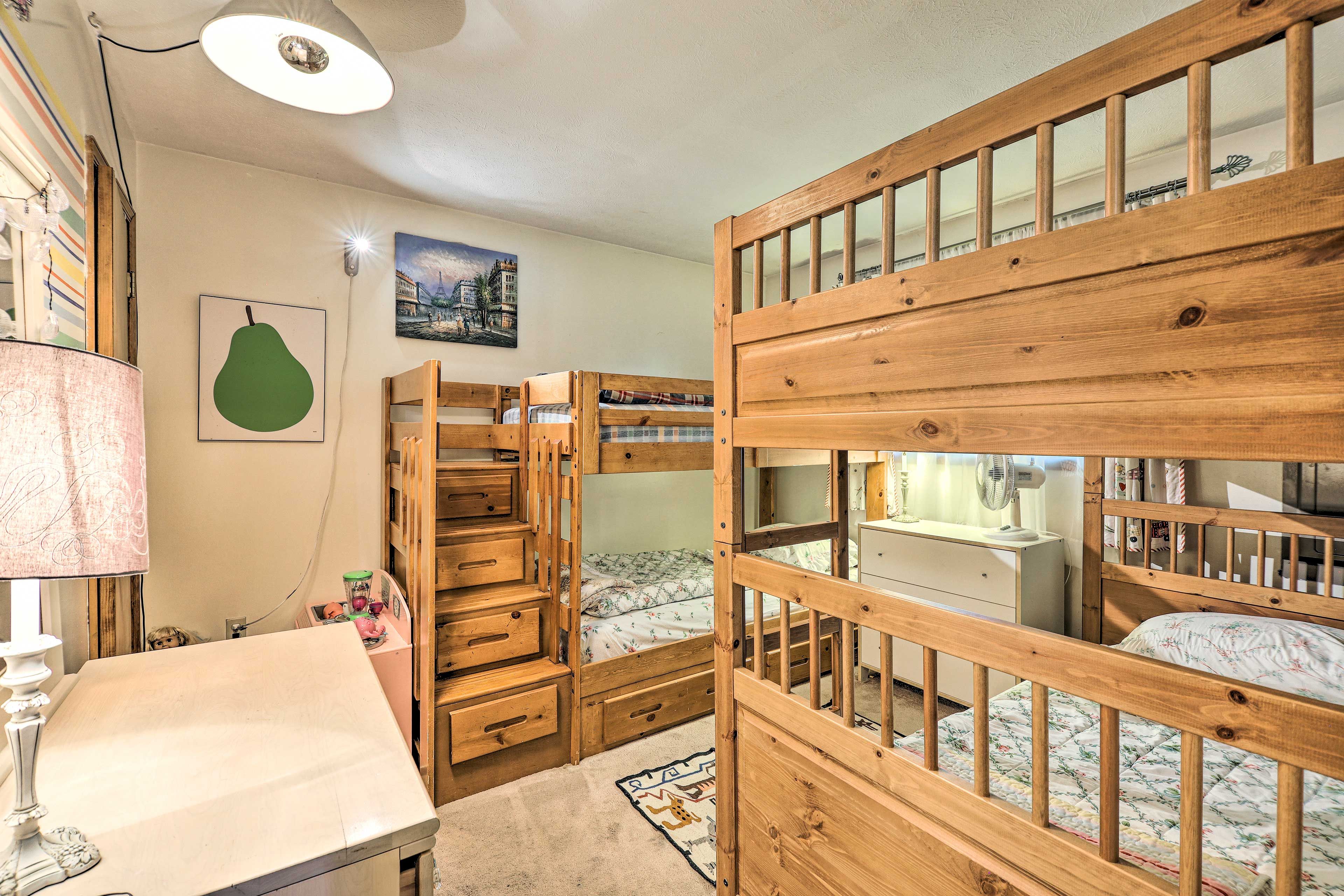 Bedroom 2 | 2 Twin Bunk Beds | Main Floor