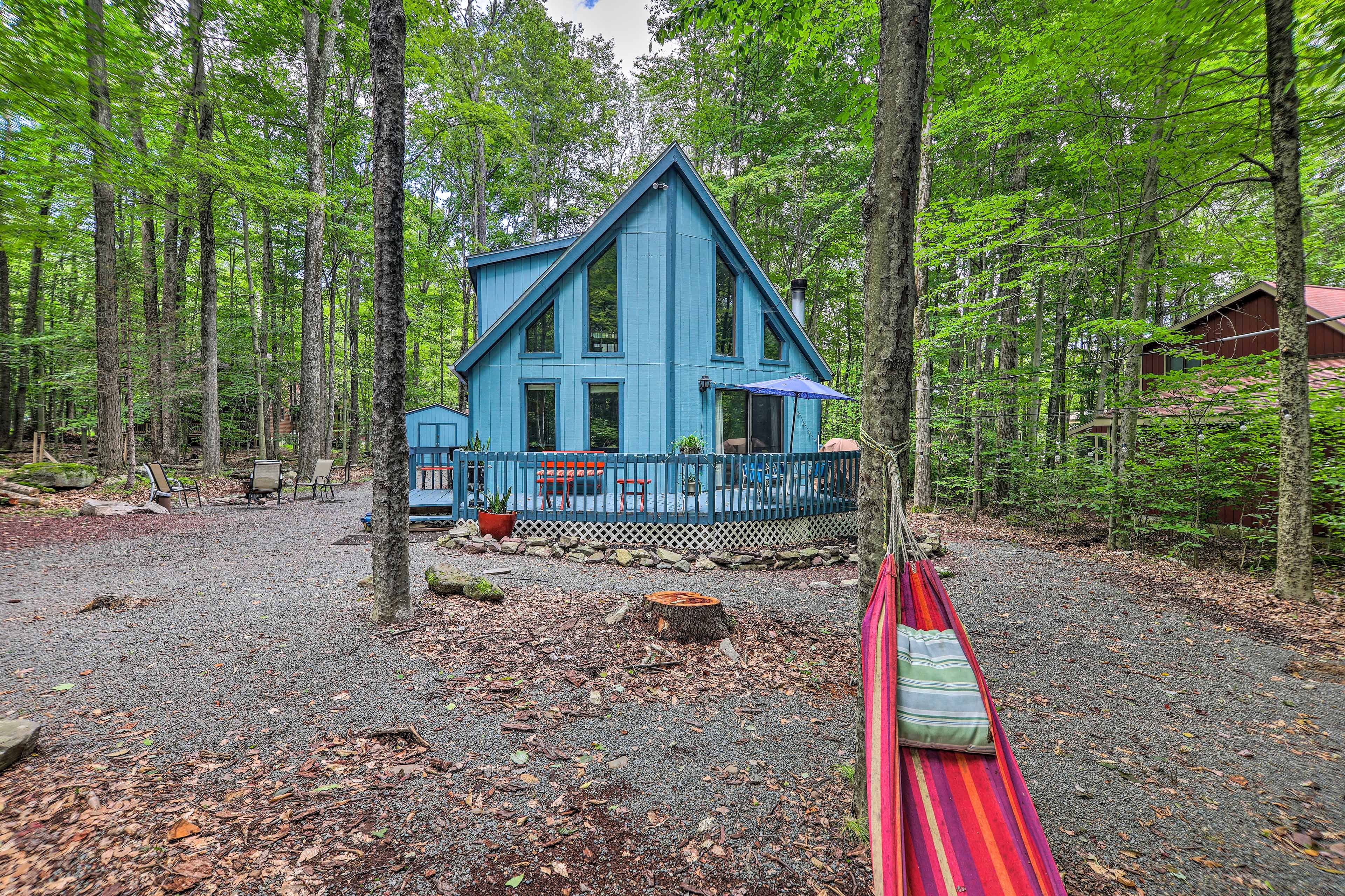 House Exterior | Hammock | Fire Pit | Play Set