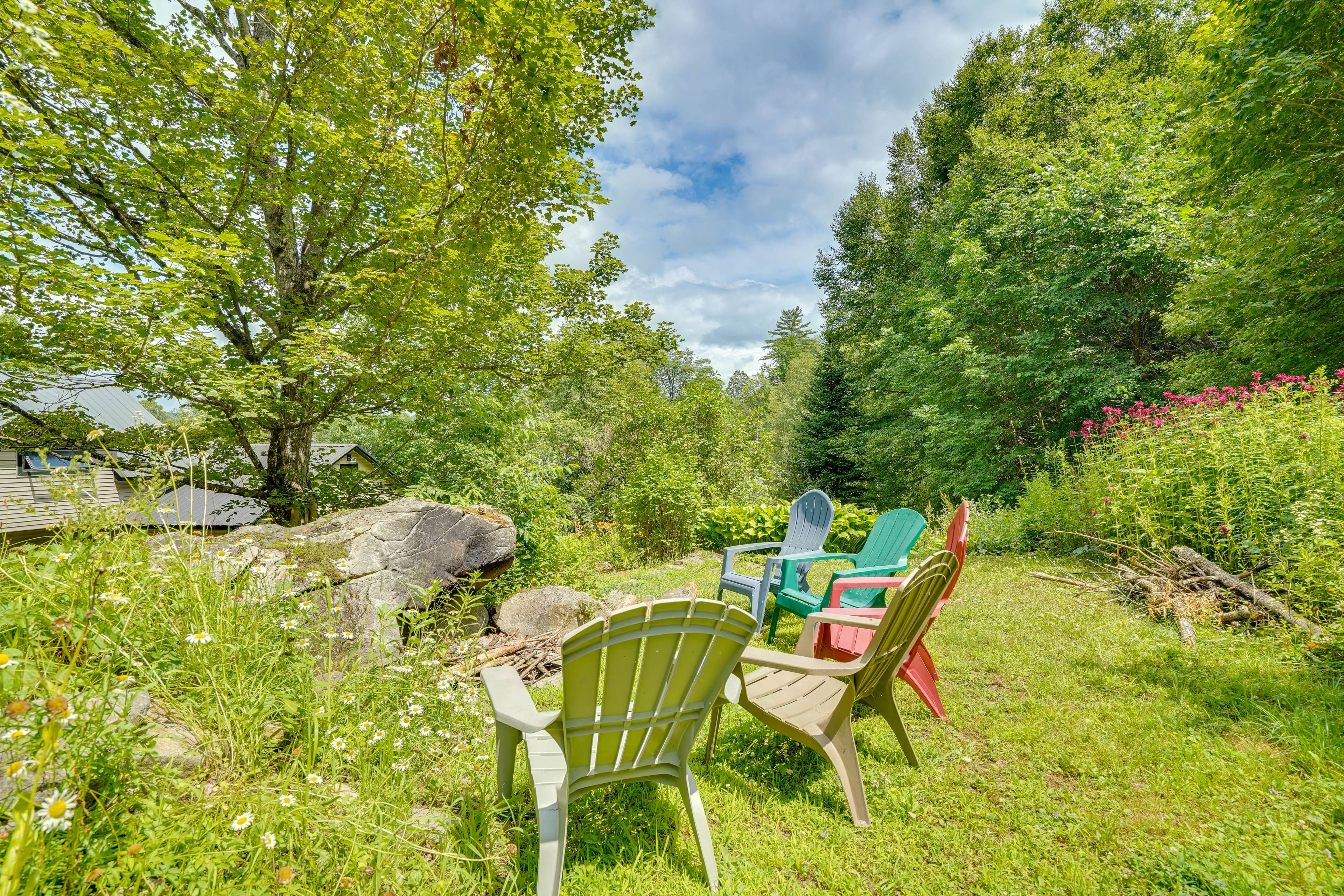 Private Yard | Fire Pit