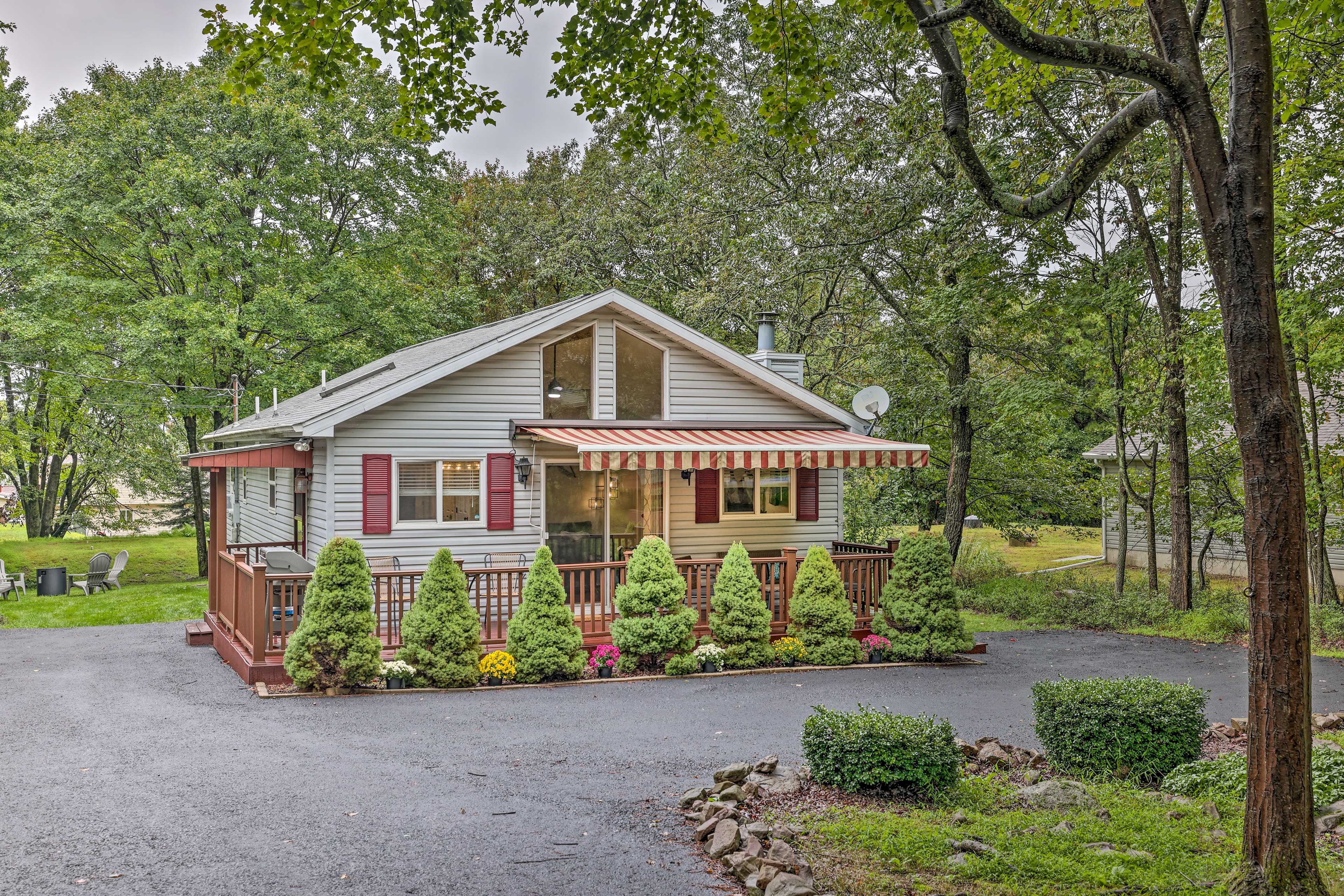Property Exterior | Driveway Parking (5 Vehicles)