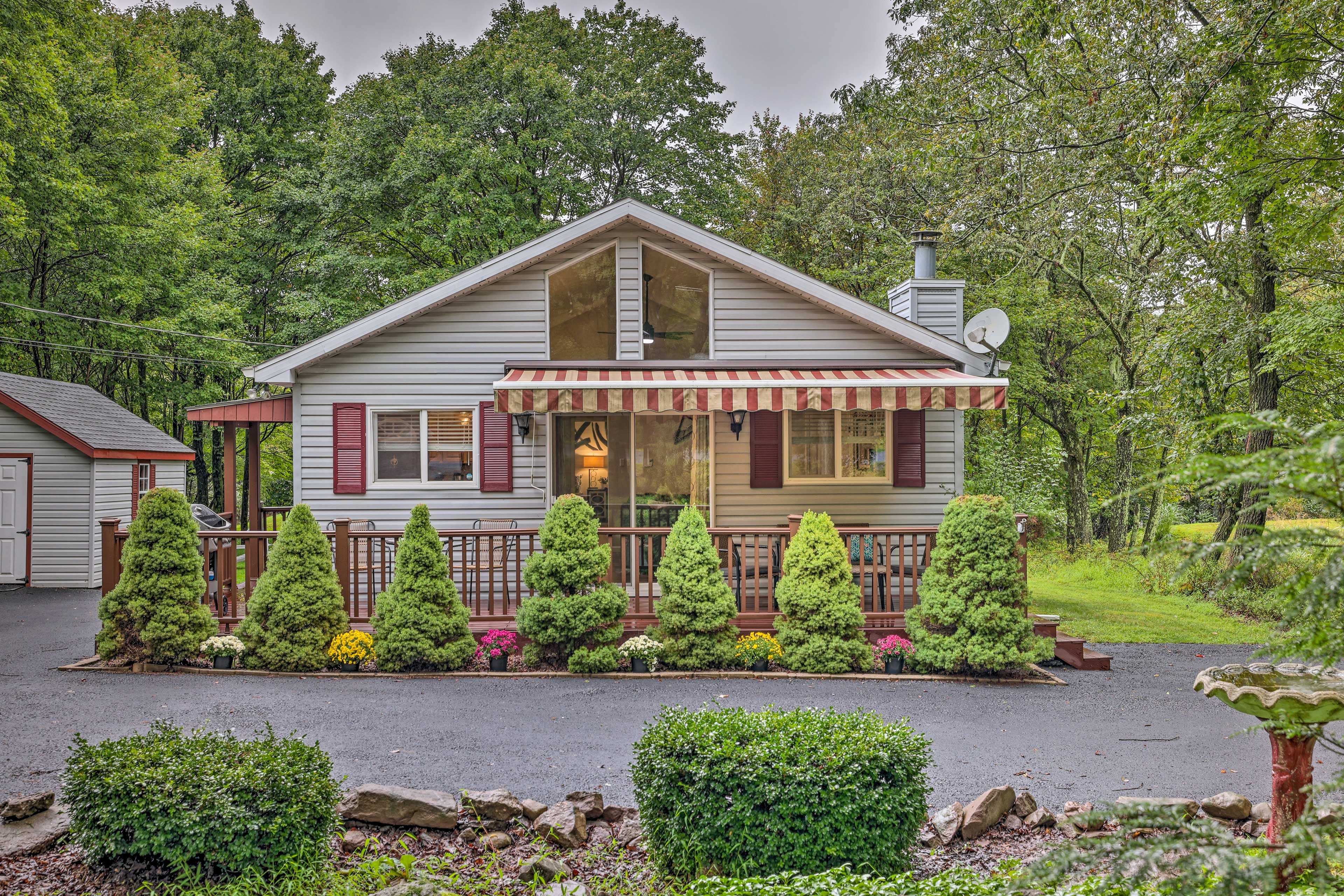 Property Exterior | Free WiFi | 6 Amenity Passes Provided | Towels & Linens