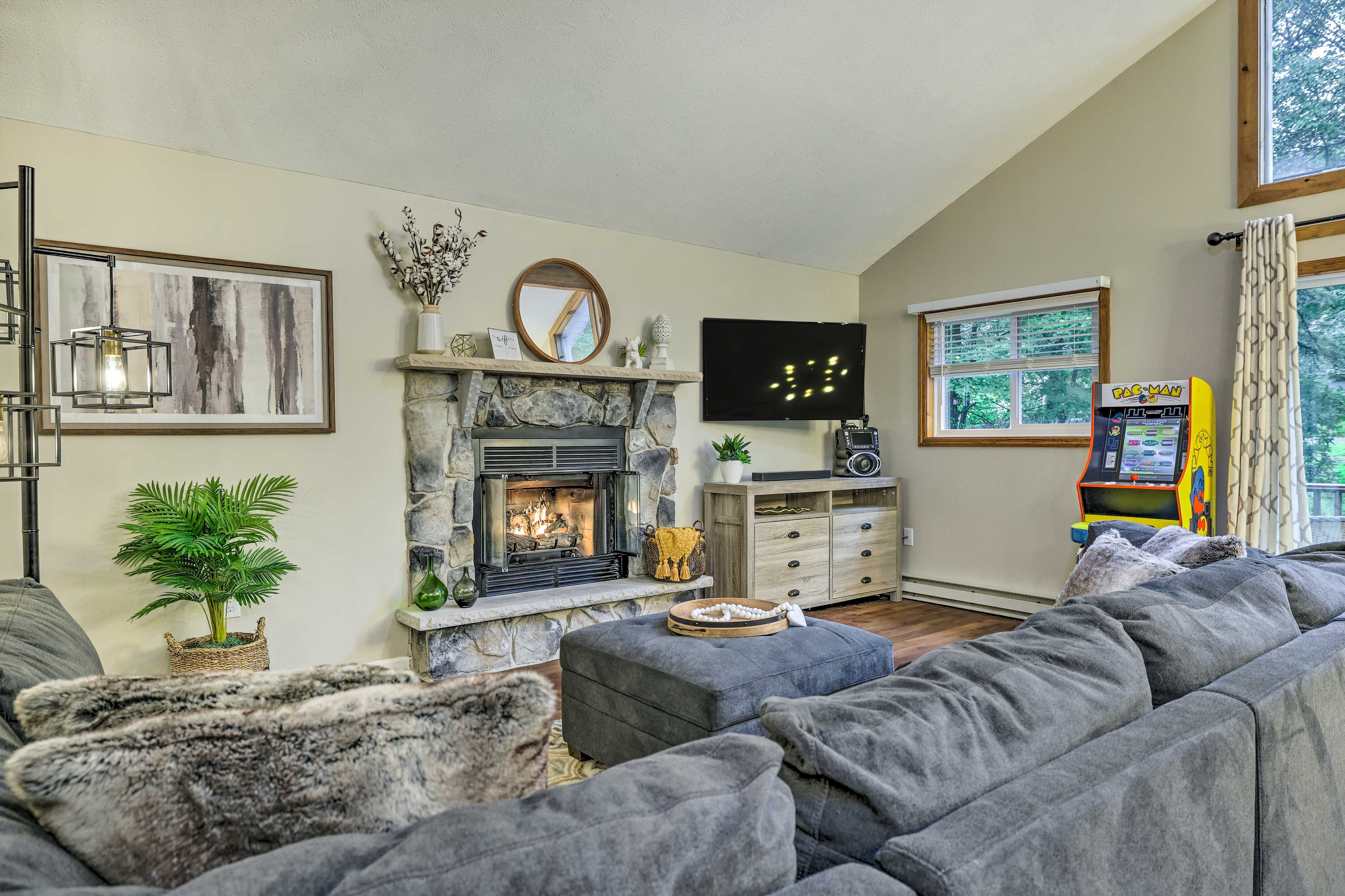 Albrightsville Vacation Rental | 3BR | 2BA | 1,056 Sq Ft | 2 Steps to Enter