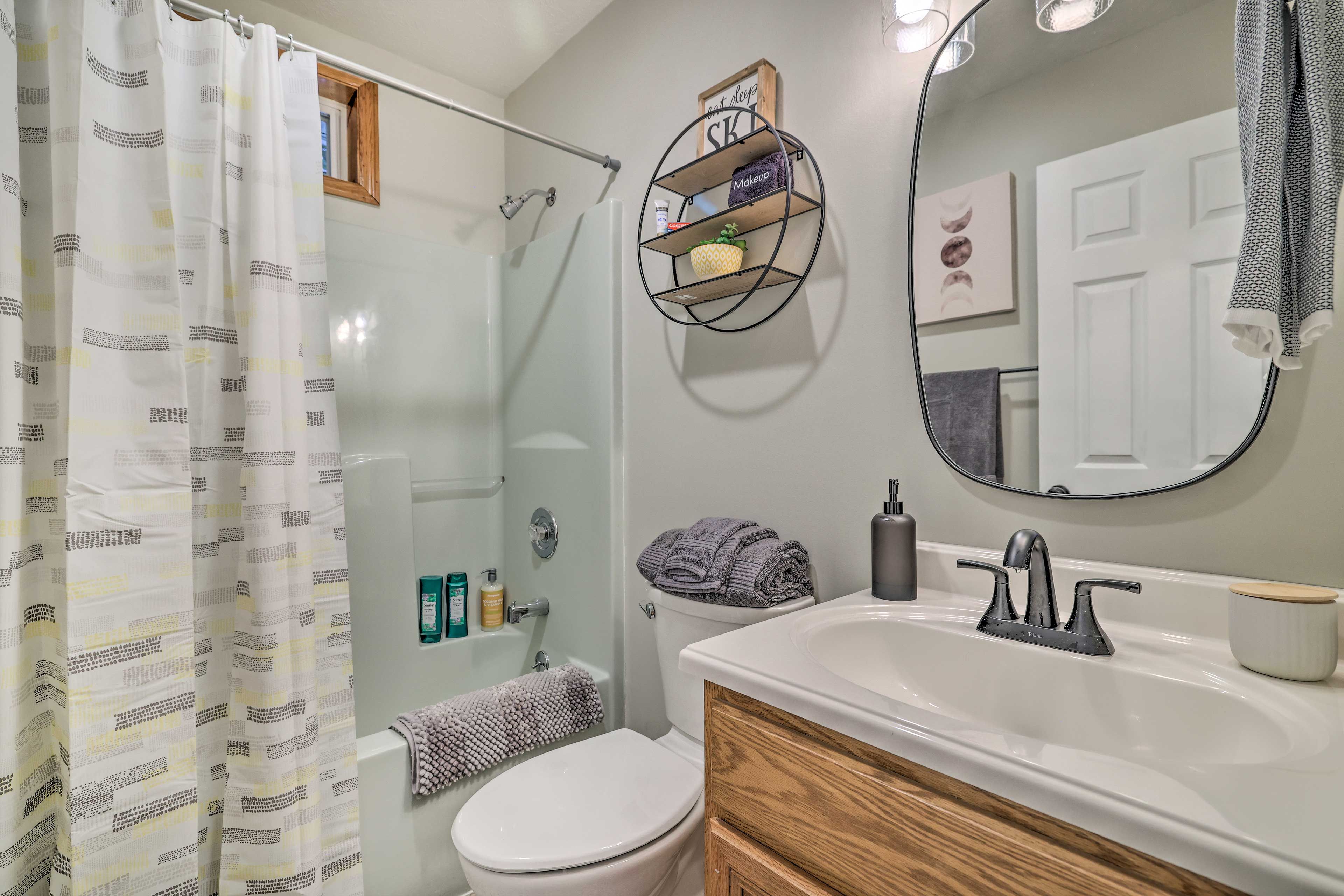 Full Bathroom
