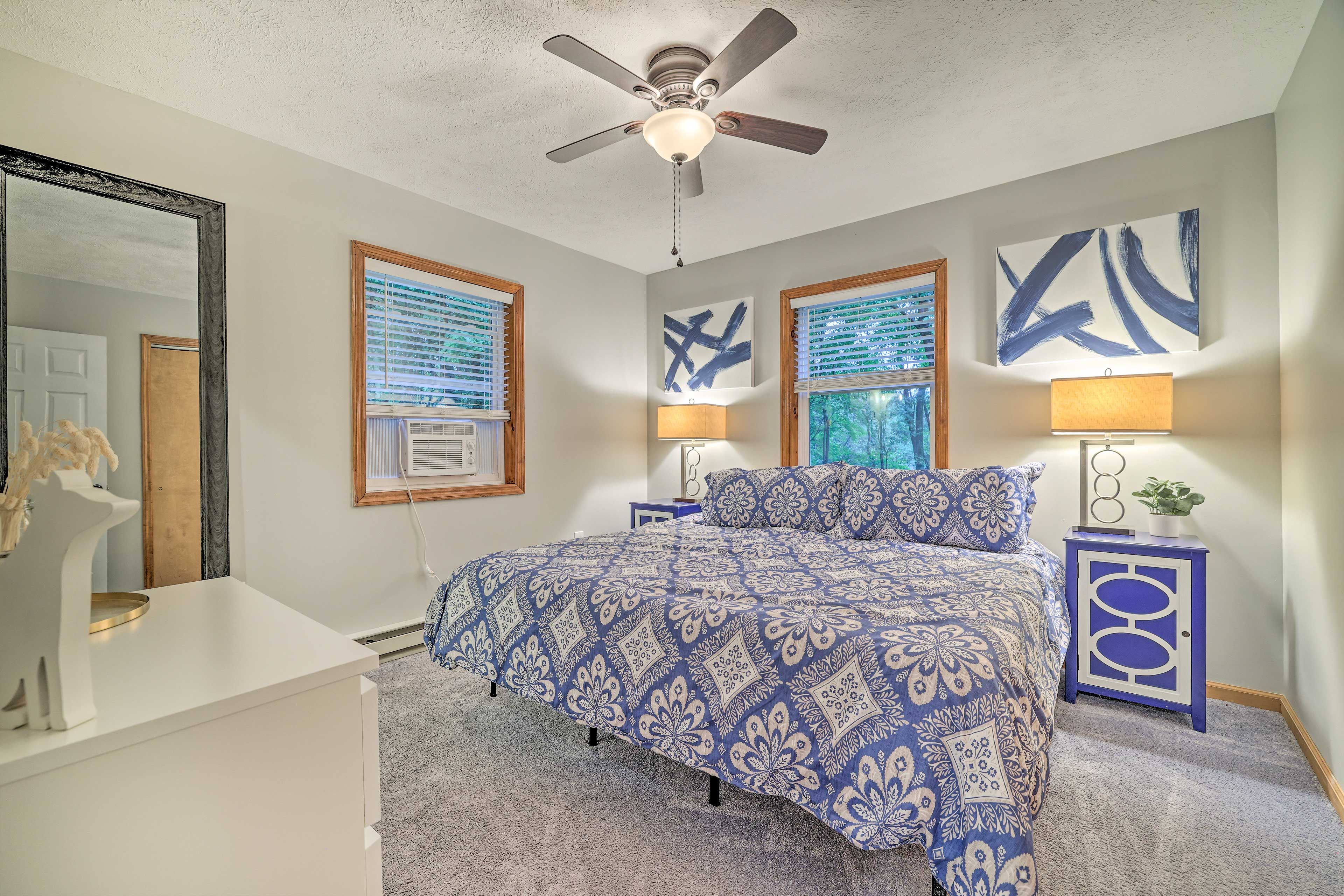 Bedroom 1 | King Bed