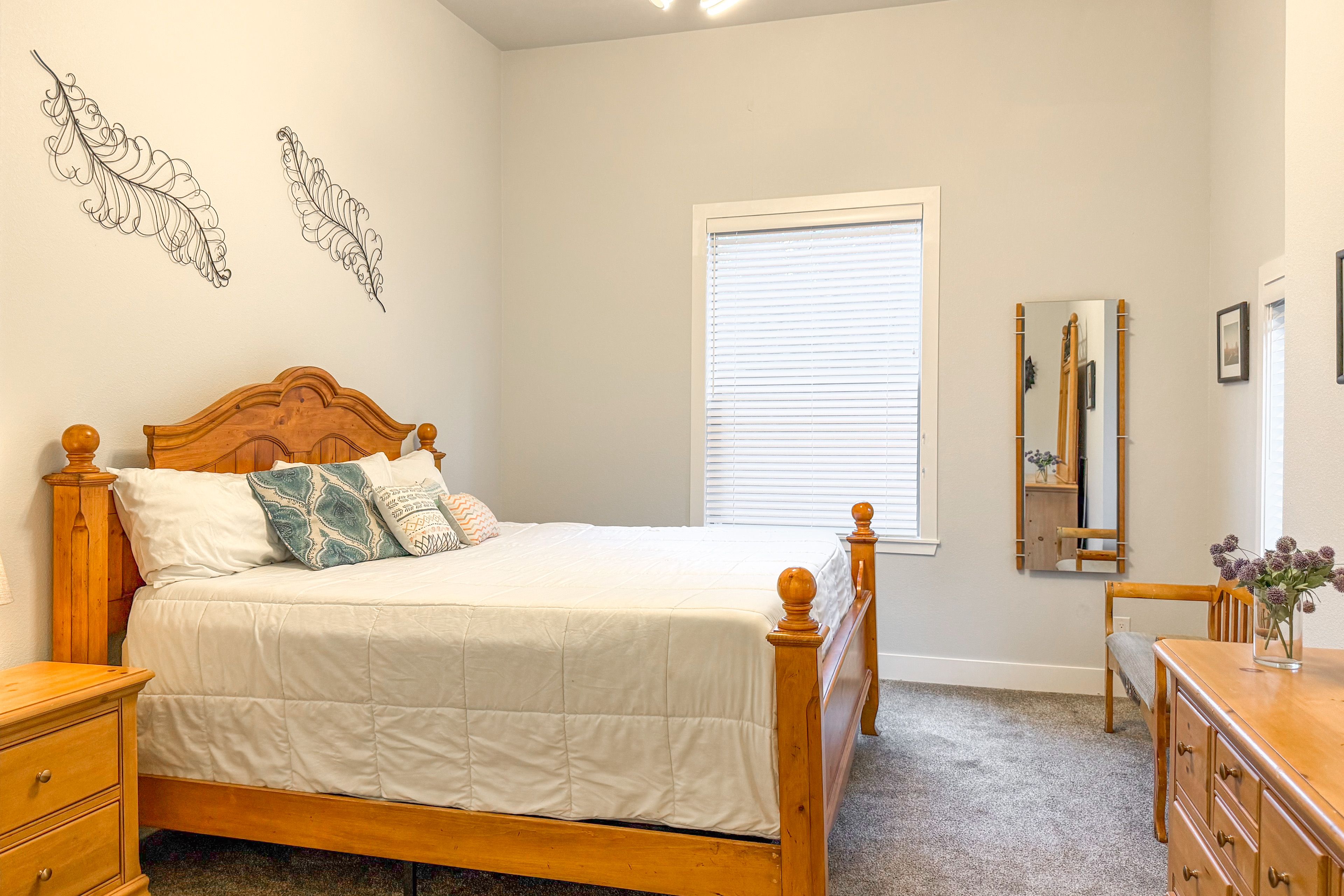 Bedroom 2 | King Bed