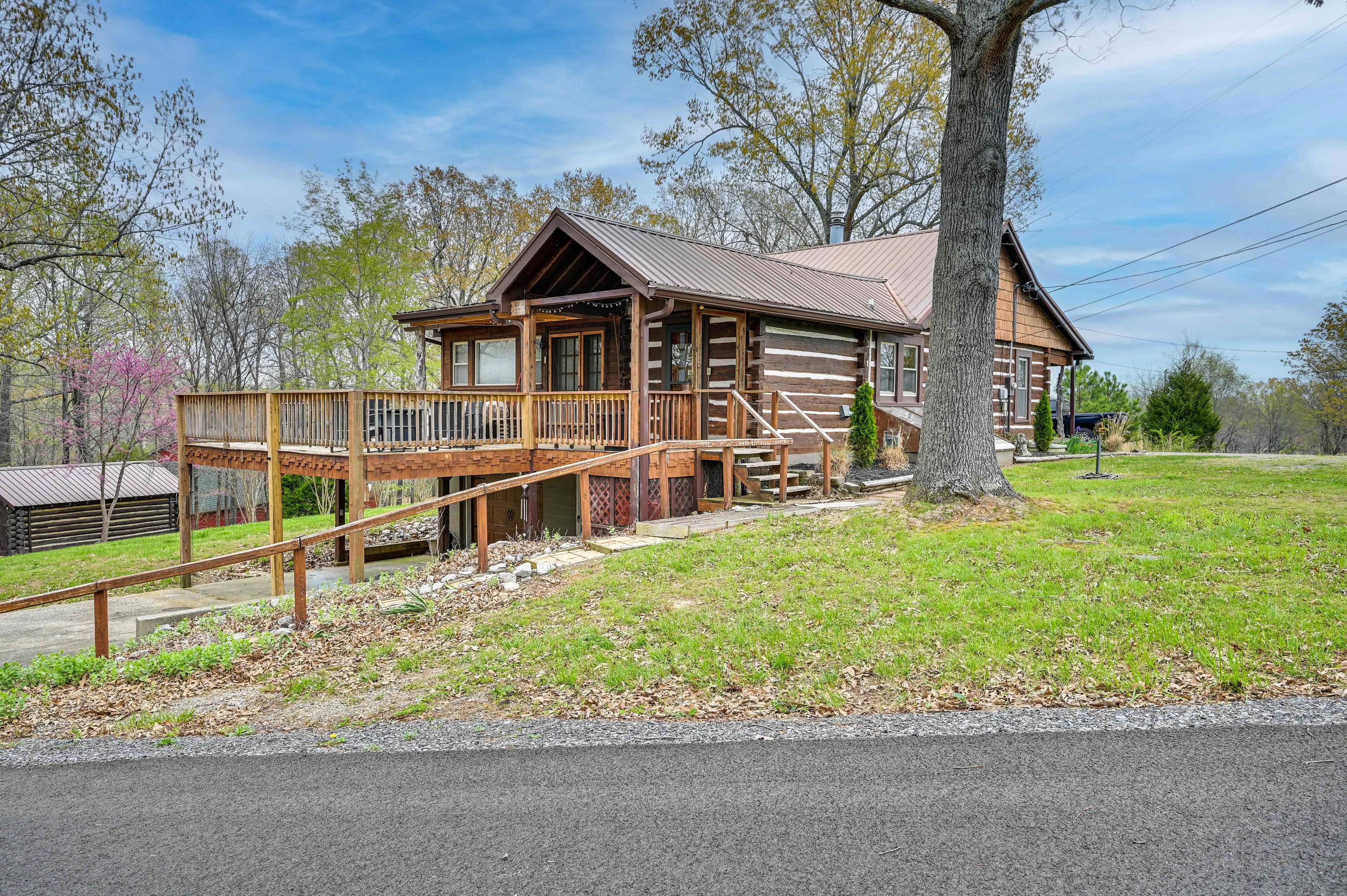 Parking | Carport (1 Vehicle) | Driveway (3 Vehicles)