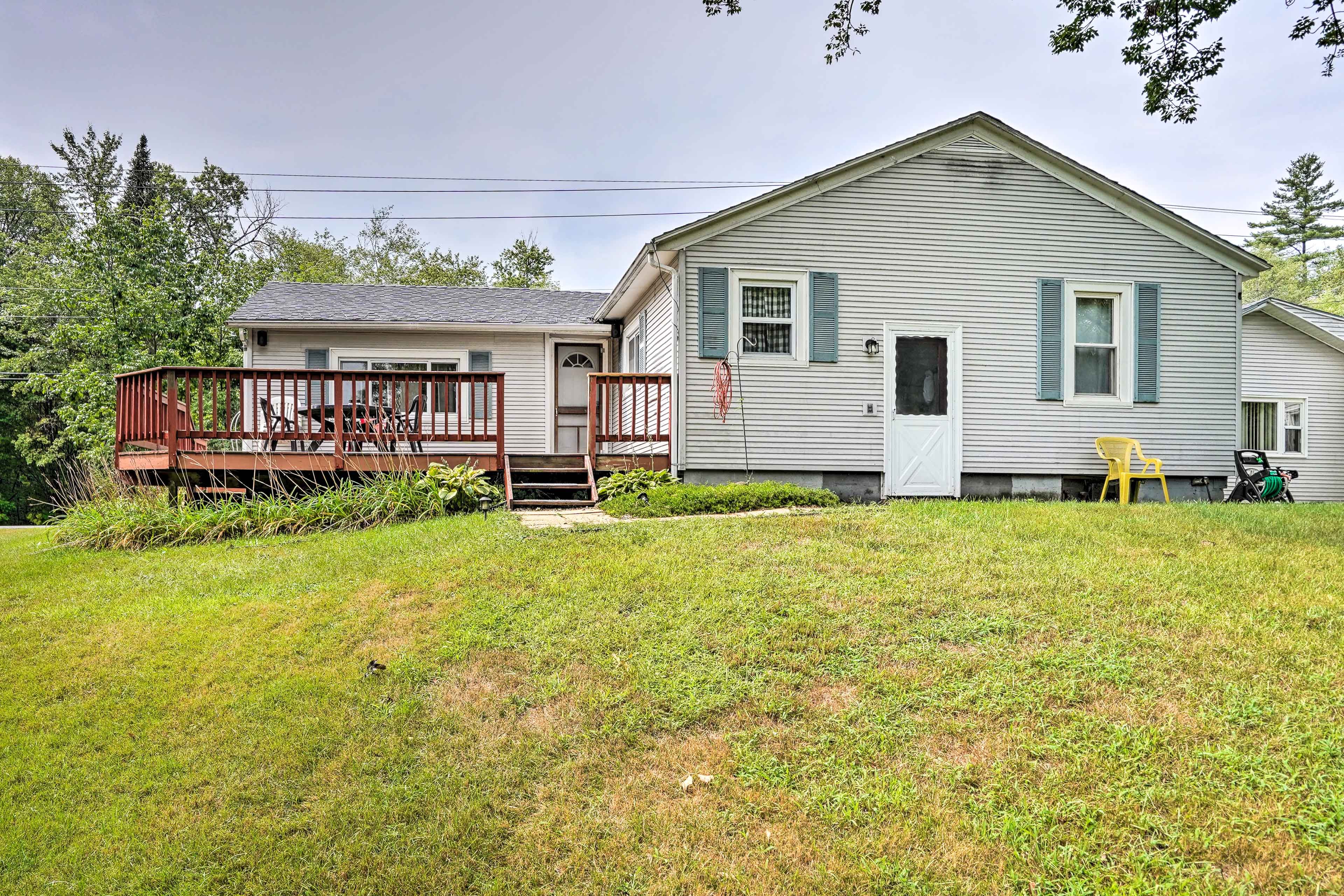 Porter Corners Vacation Rental | 2BR | 1.5BA | 1,700 Sq Ft | 4 Exterior Stairs