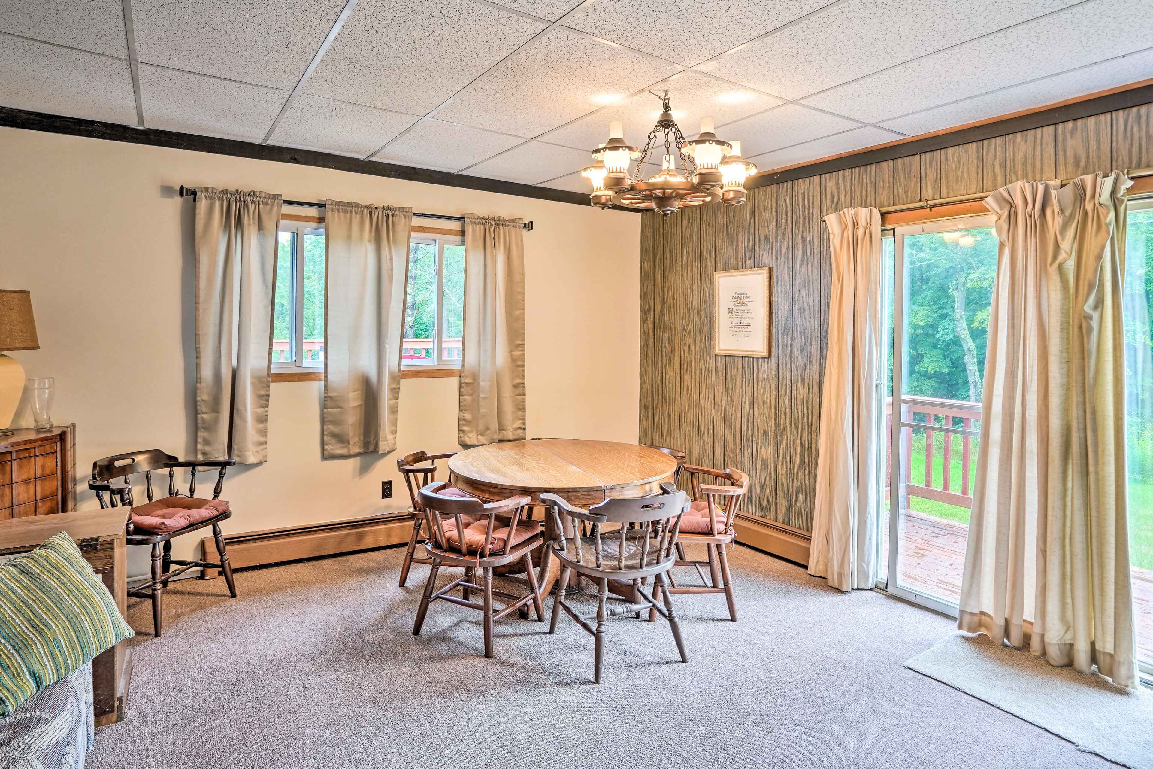 Bonus Room | Queen Bed