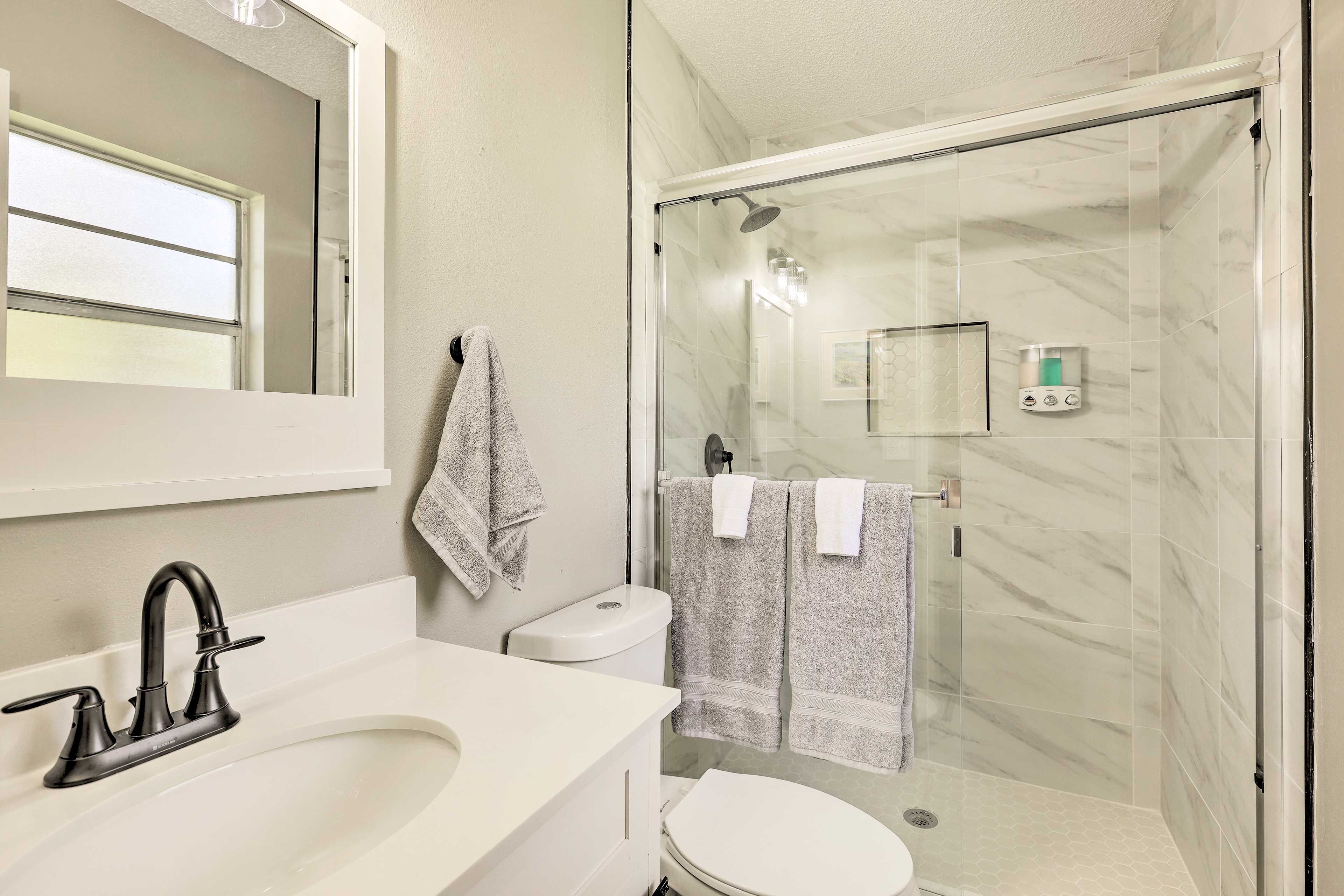En-Suite Bathroom | Complimentary Toiletries | Towels Provided