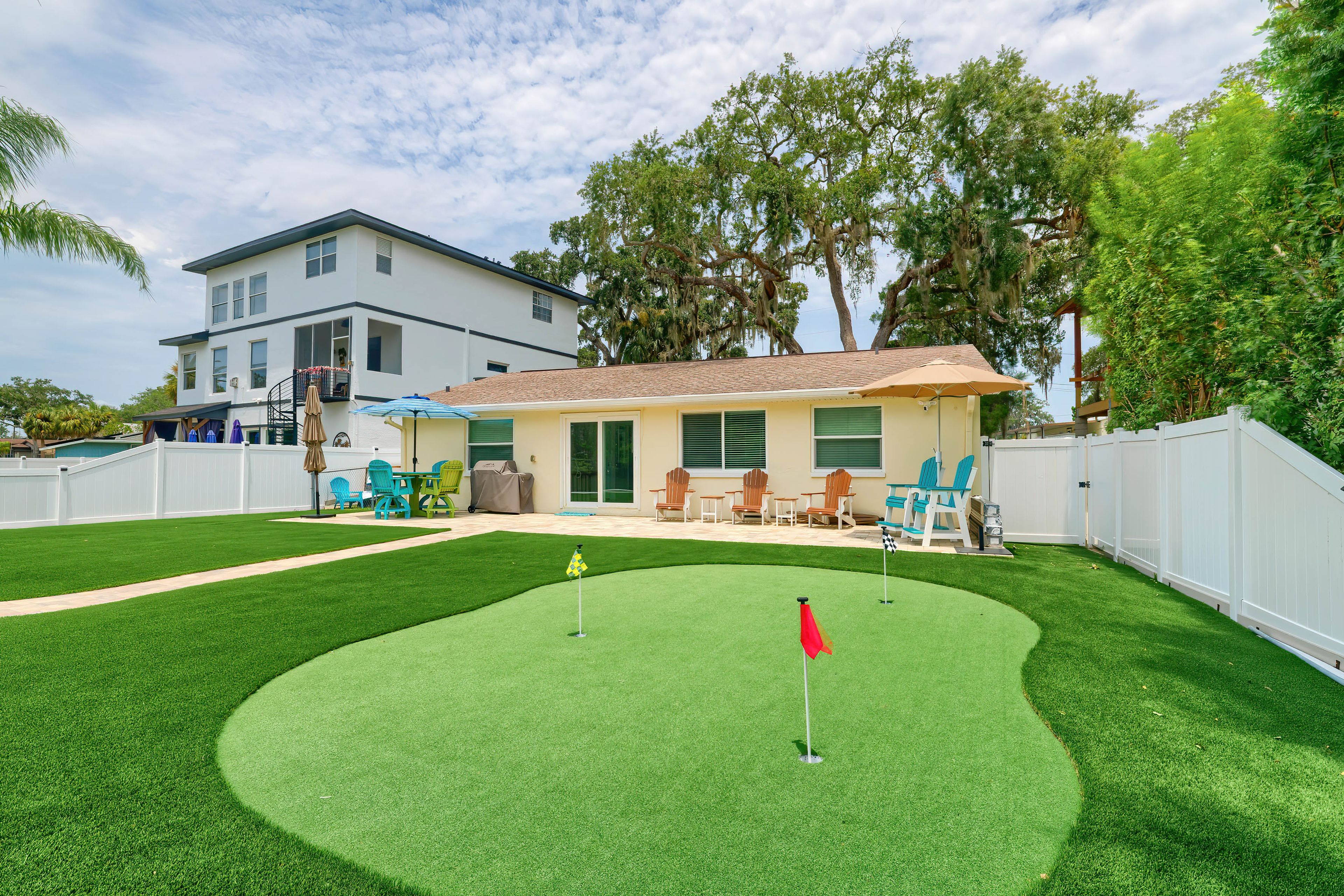 Backyard | Putting Green