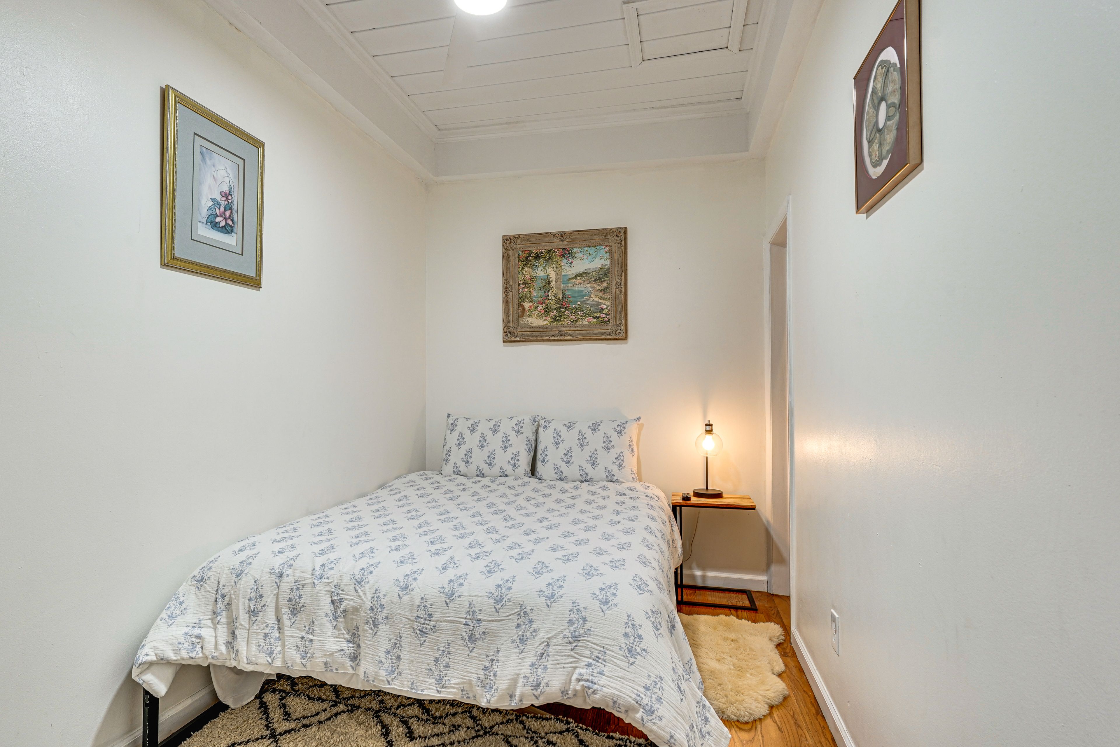 Bonus Room | 1st Floor | Queen Bed