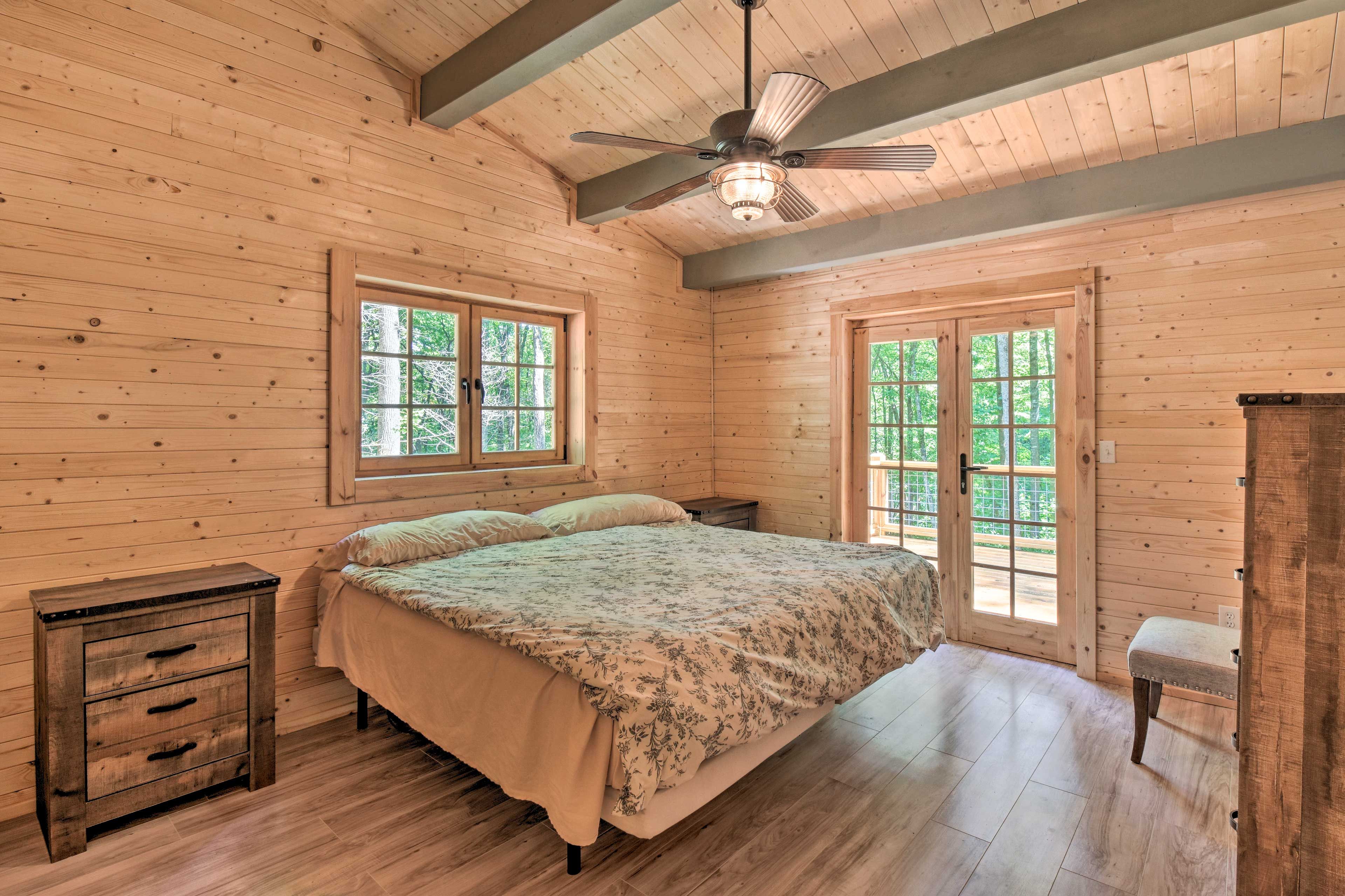 Bedroom 1 | King Bed | Linens Provided