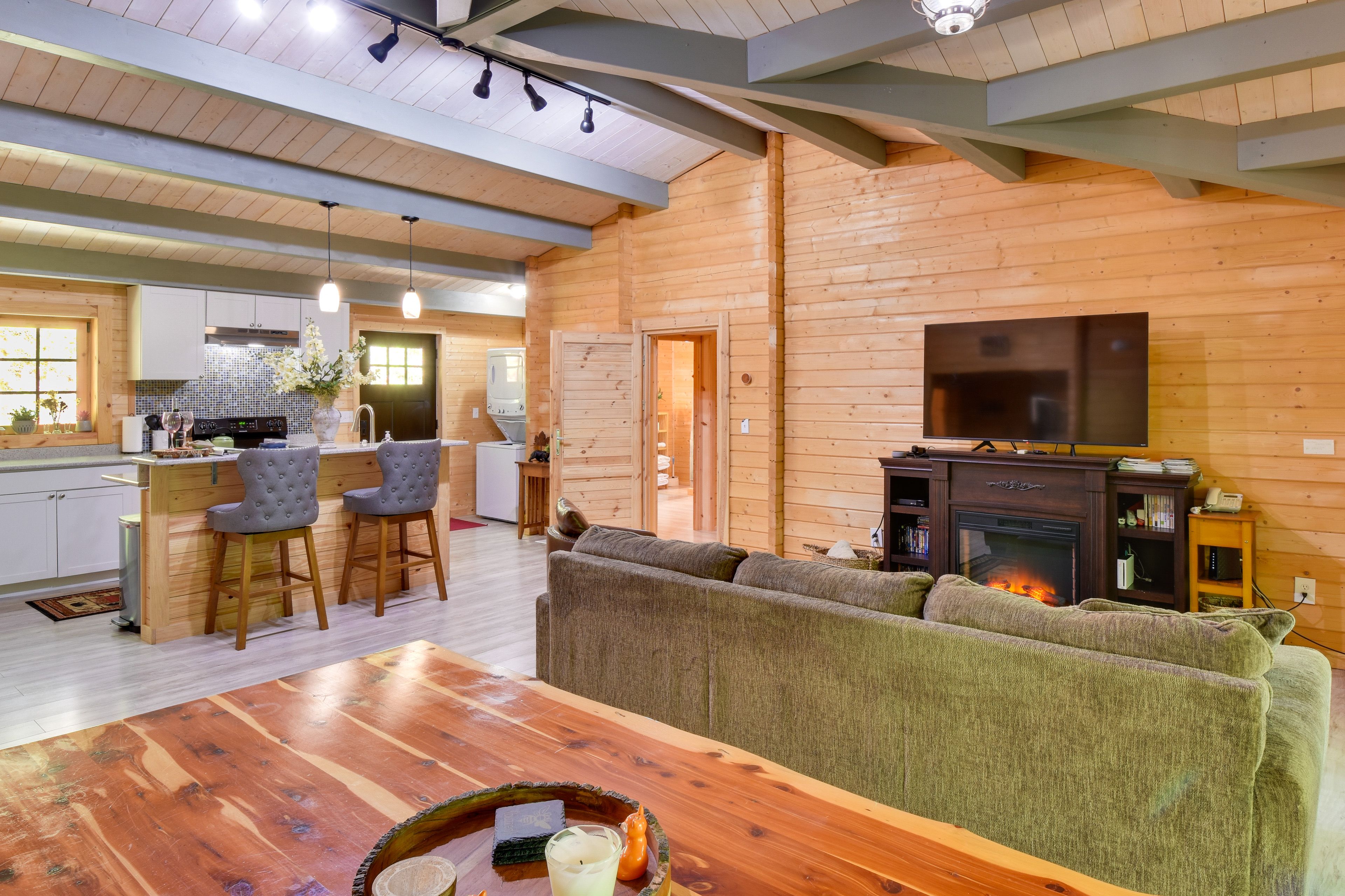 Living Room | Free WiFi | Smart TV | Electric Fireplace | Queen Sleeper Sofa