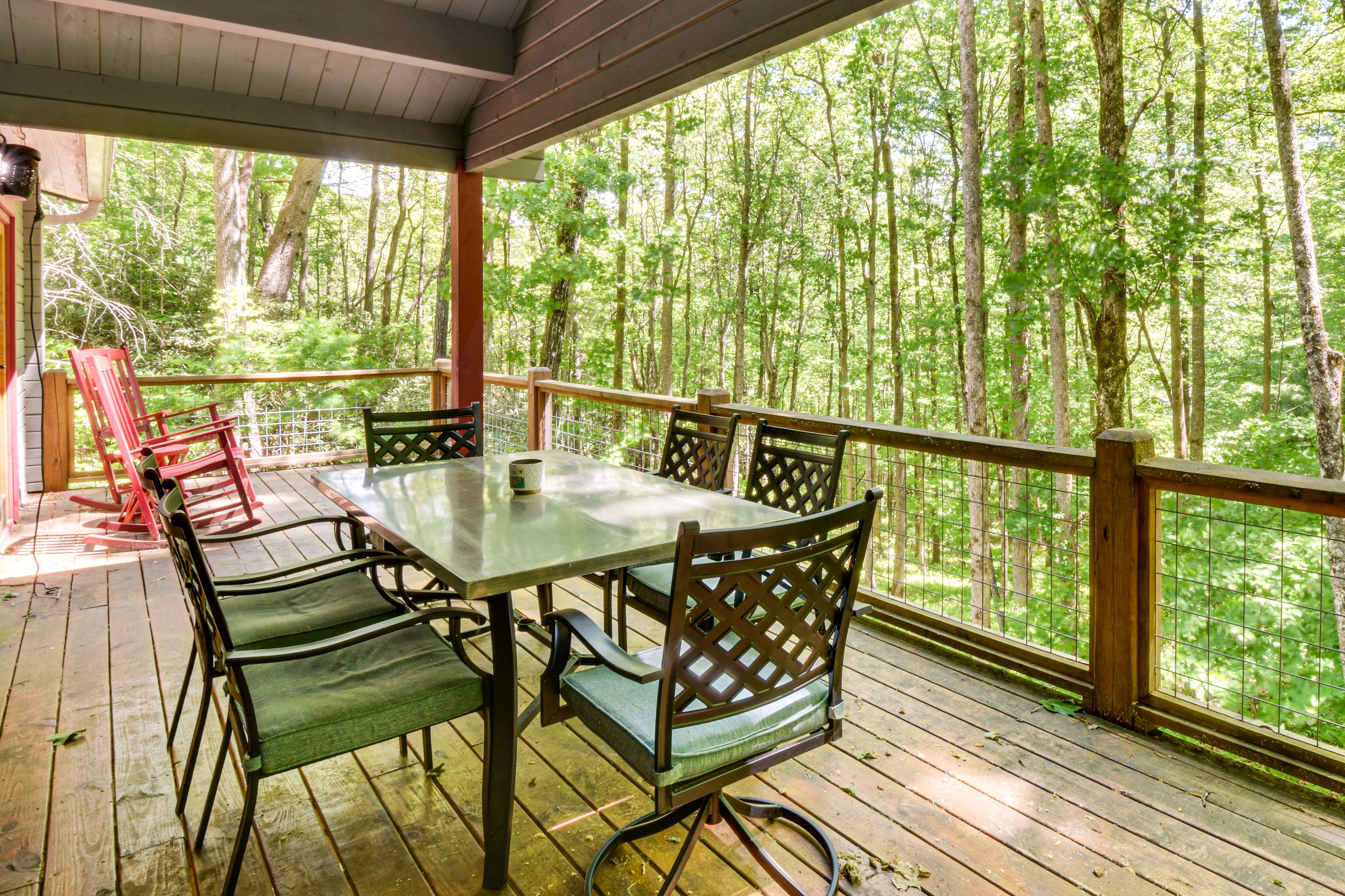 Deck | Outdoor Dining Area