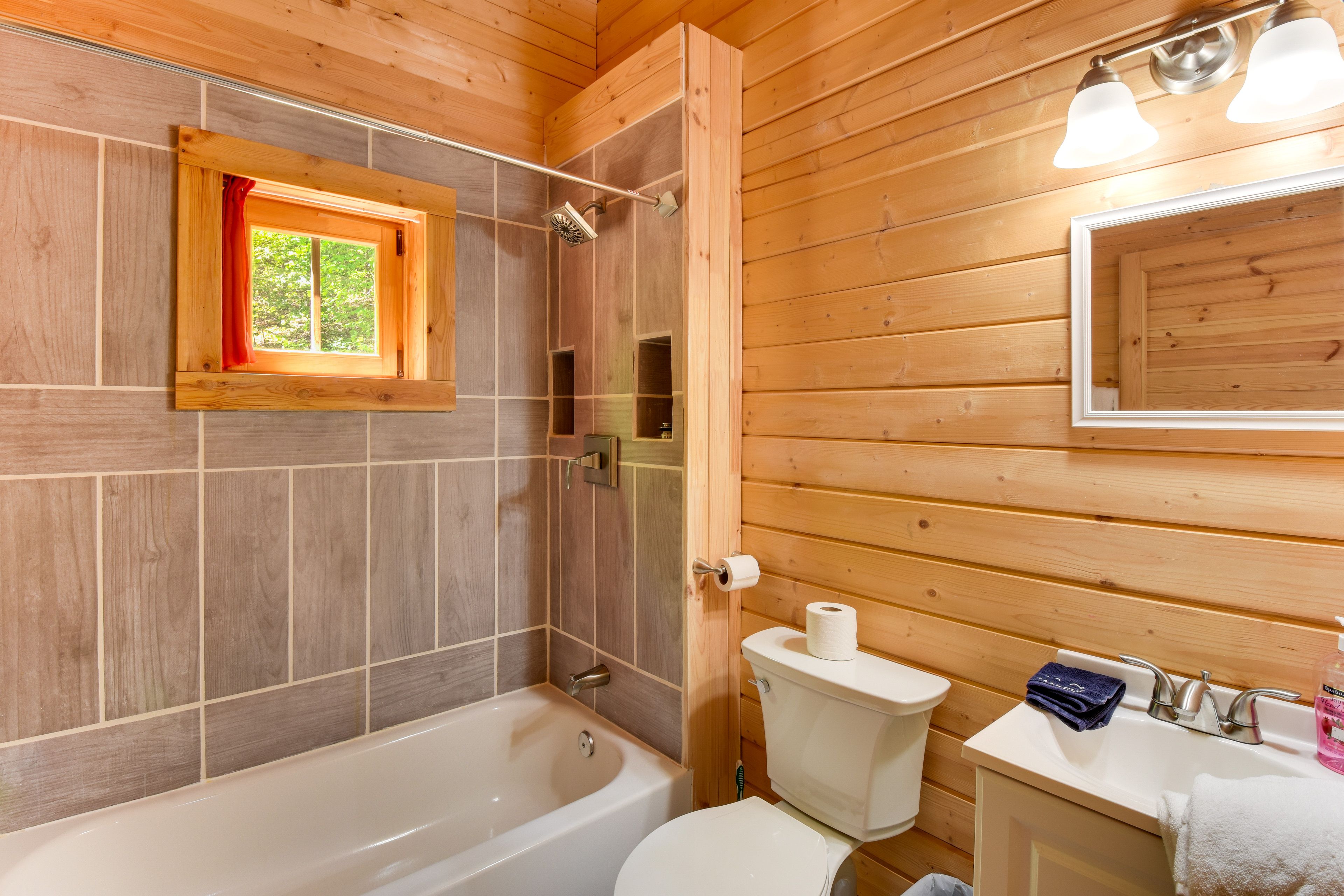 Full Bathroom
