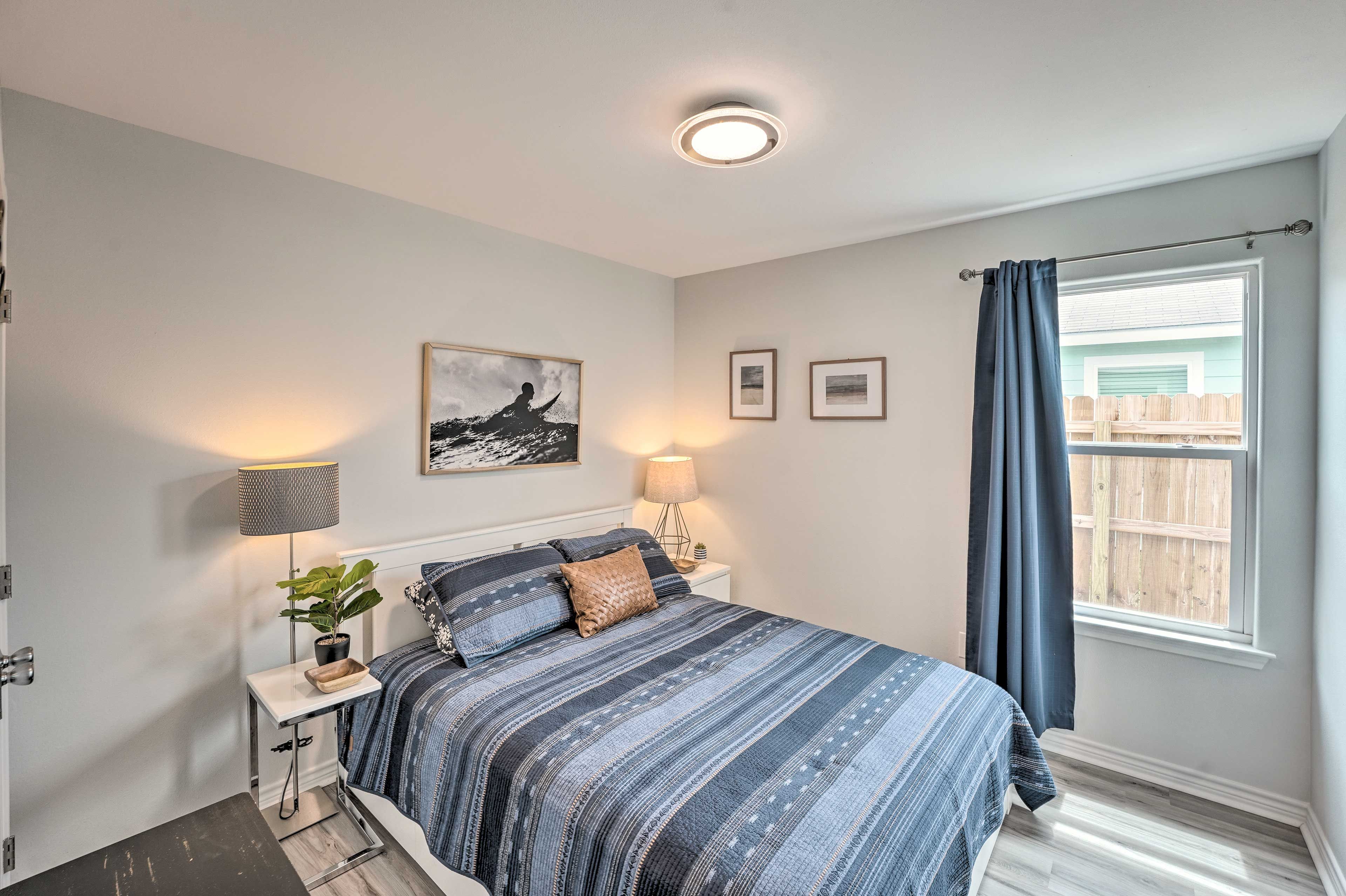 Bedroom 2 | Queen Bed