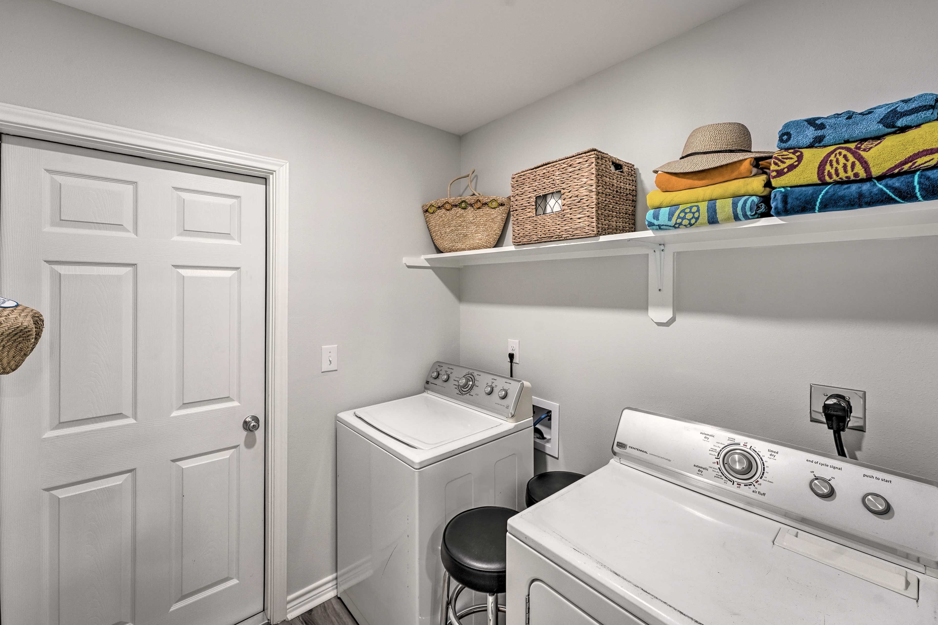 Laundry Room | Washer & Dryer | Beach Towels