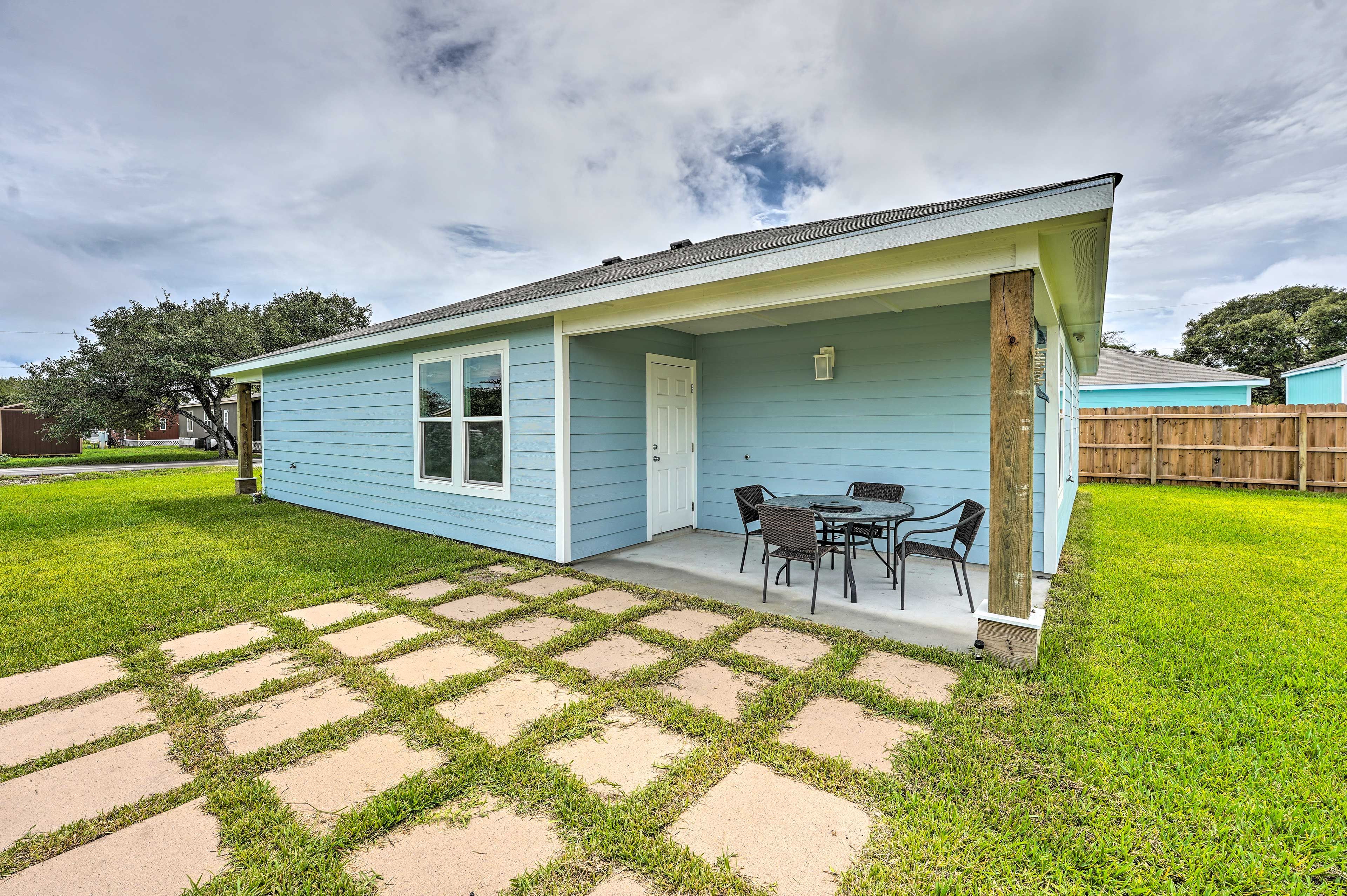 Patio/Private Yard | Outdoor Dining Area