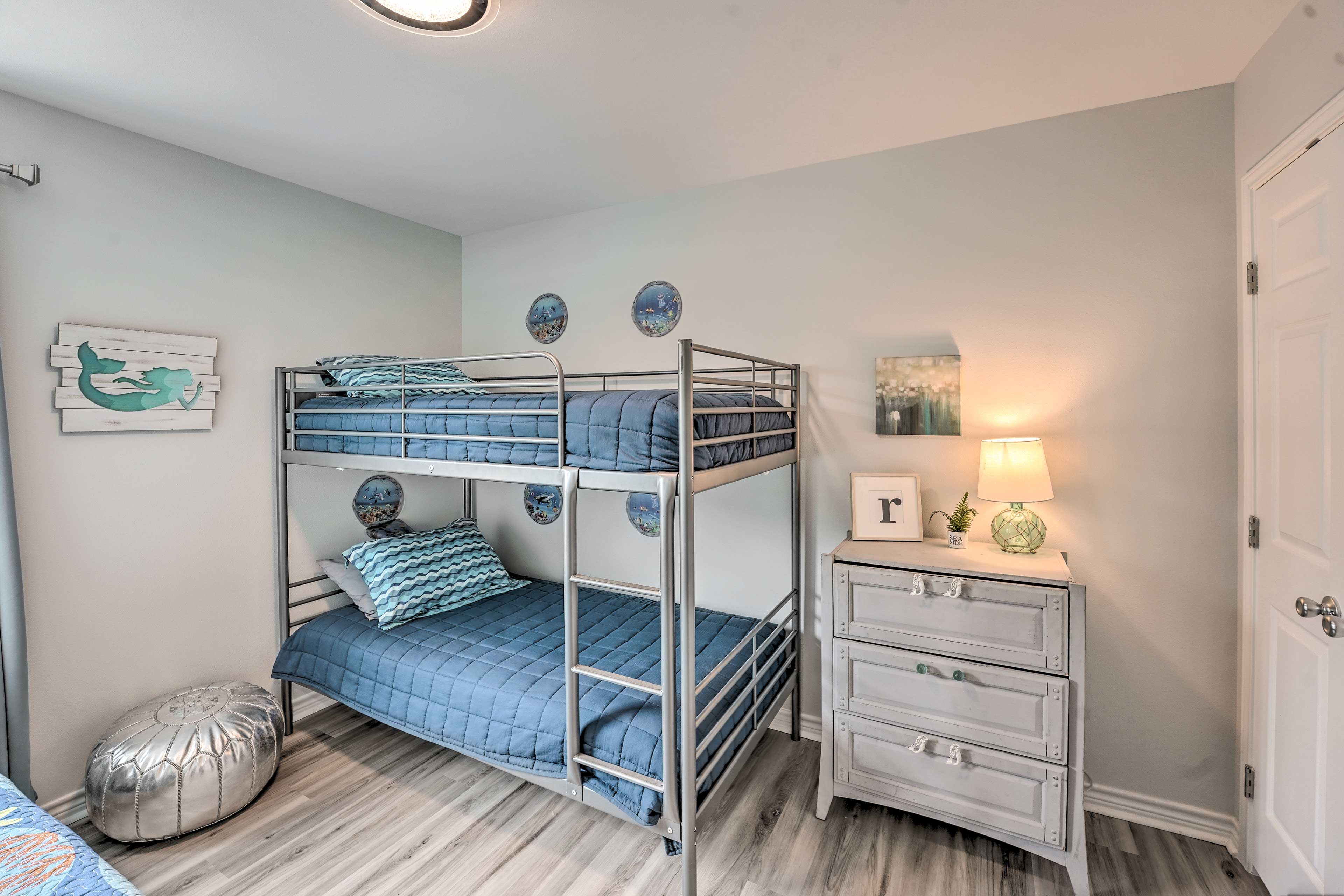 Bedroom 3 | Twin Bunk Bed | Twin Daybed w/ Twin Trundle