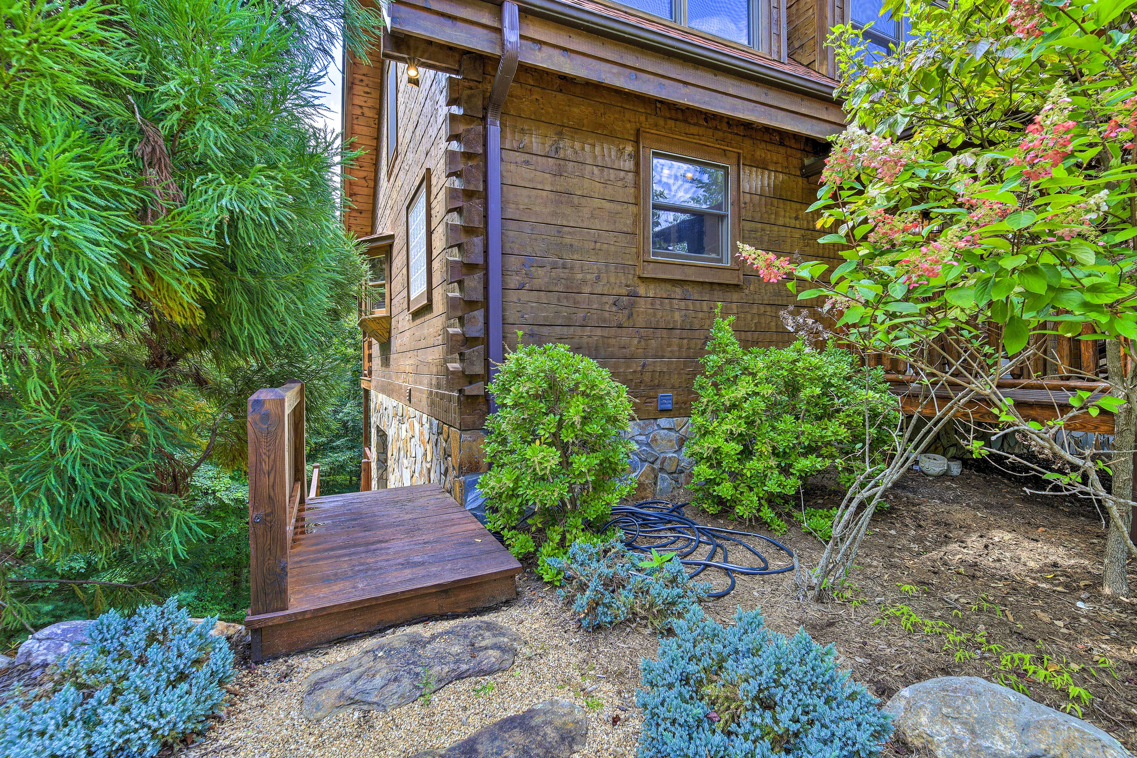 Cabin Exterior | Ring Doorbell Security