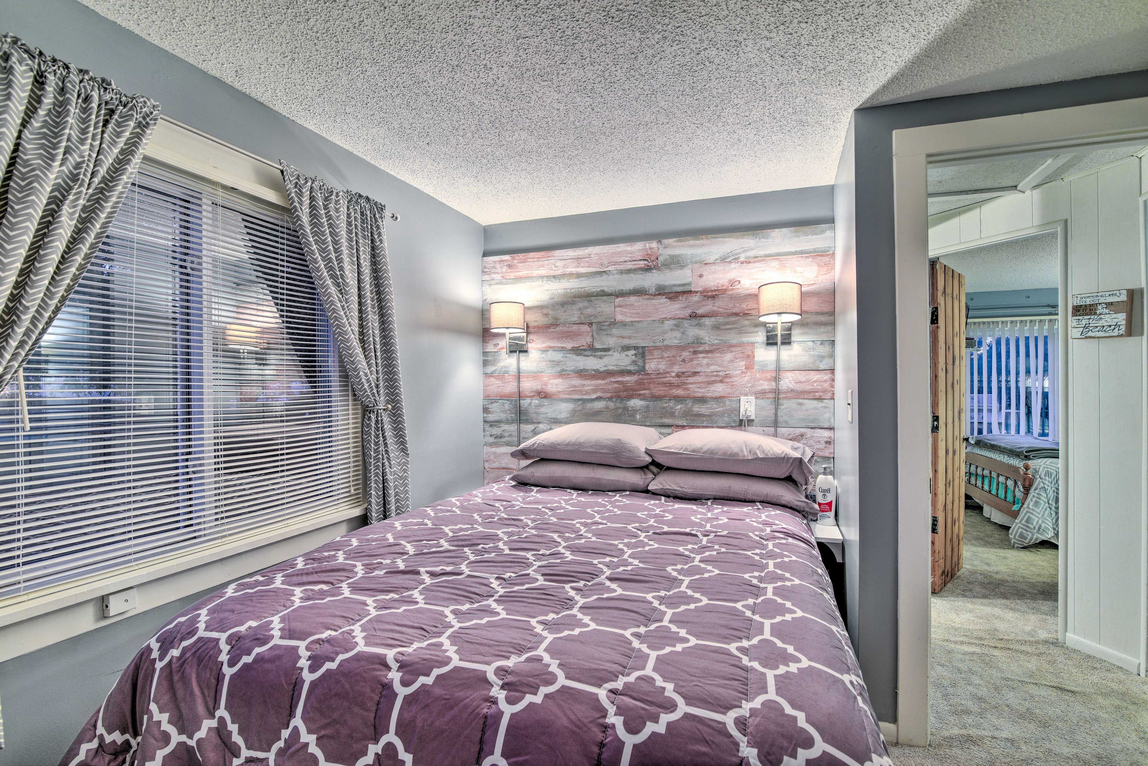 Bedroom 1 | Queen Bed | Linens Provided | Smart TV
