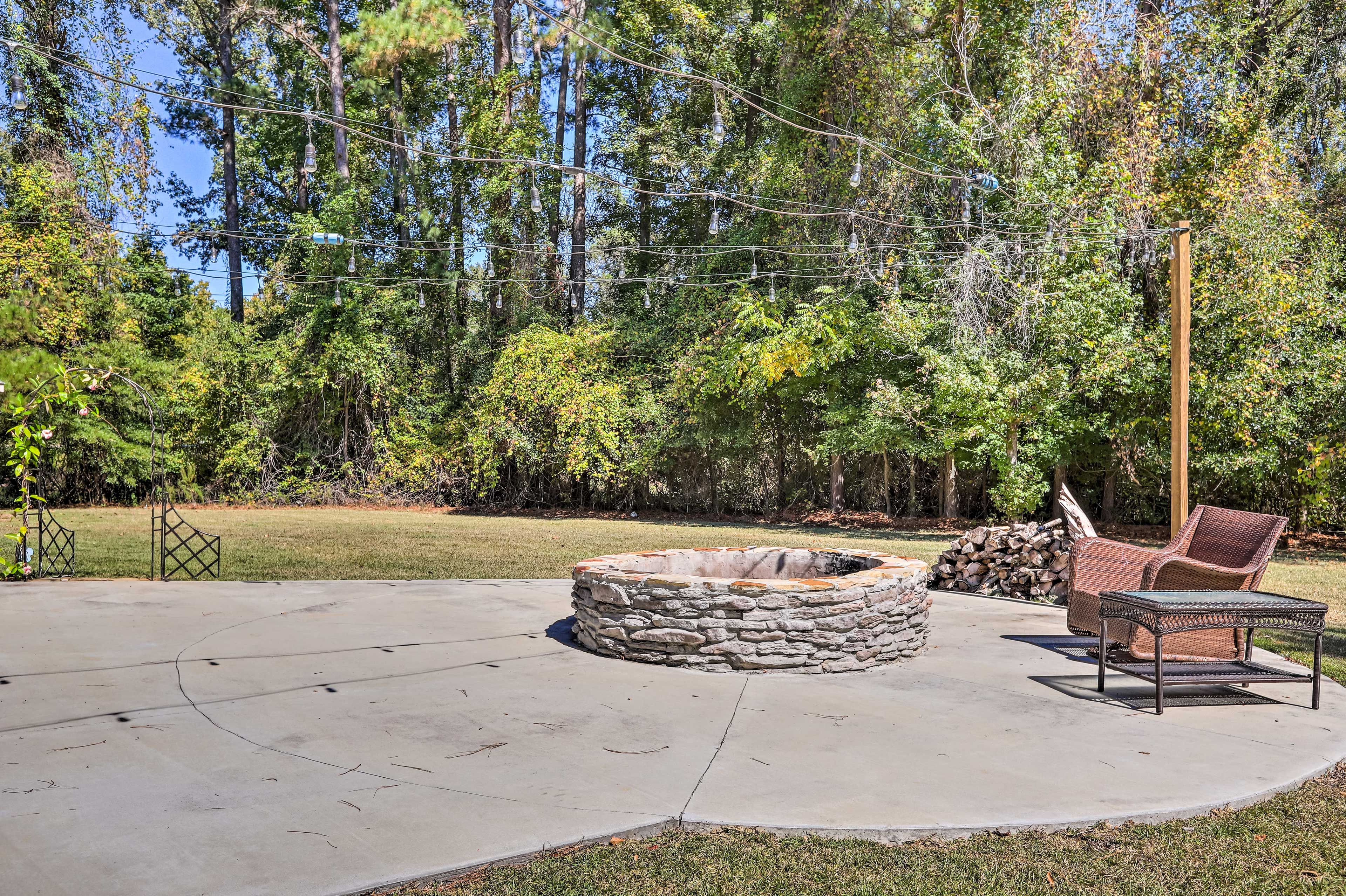 Patio | Fire Pit | Charcoal Grill