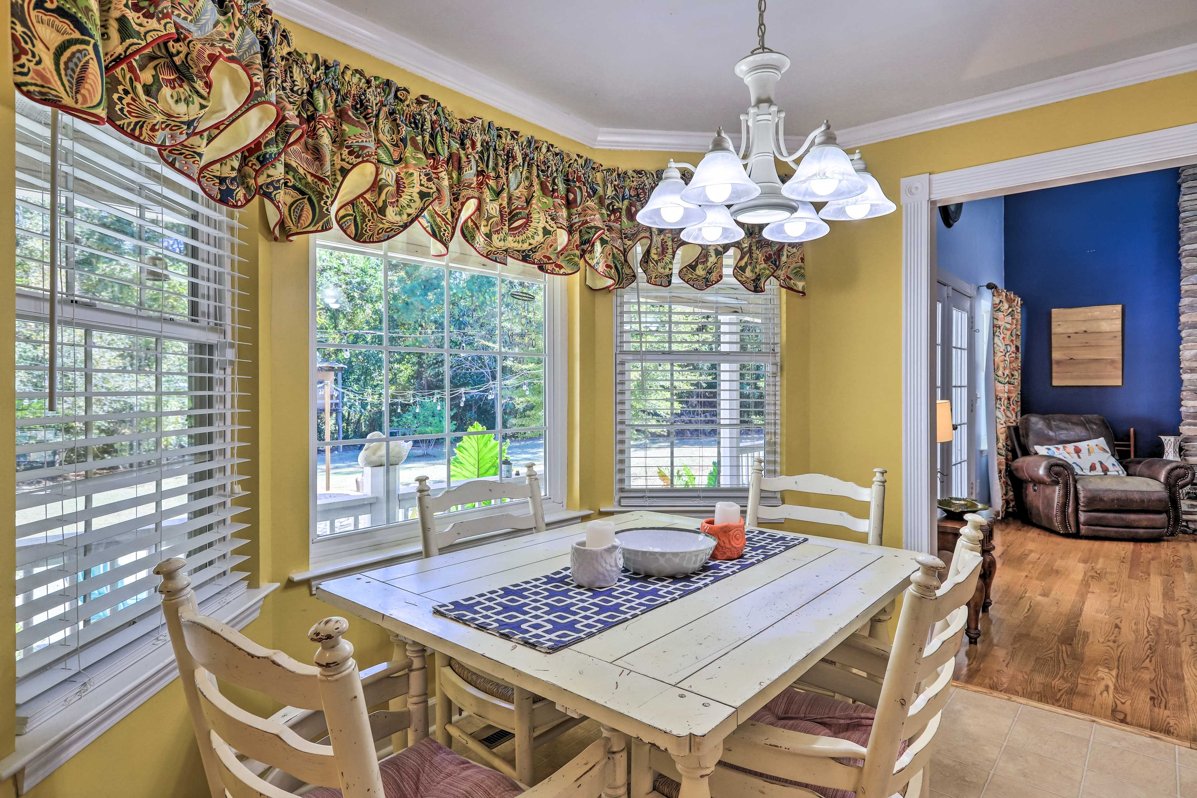 Dining Areas | Dishware/Flatware | Trash Bags/Paper Towels