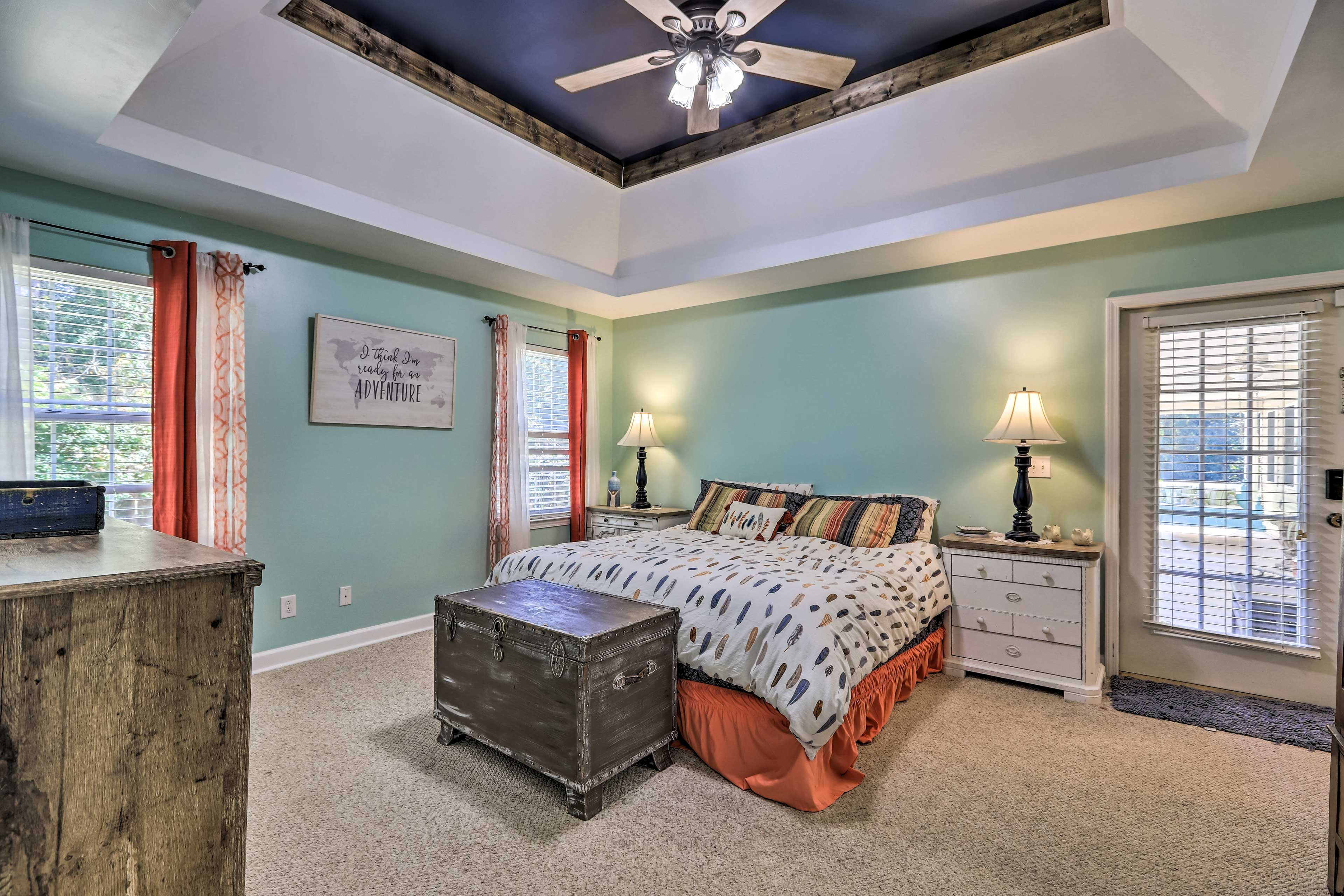 Bedroom 1 | King Bed | Linens Provided | En-Suite Bathroom