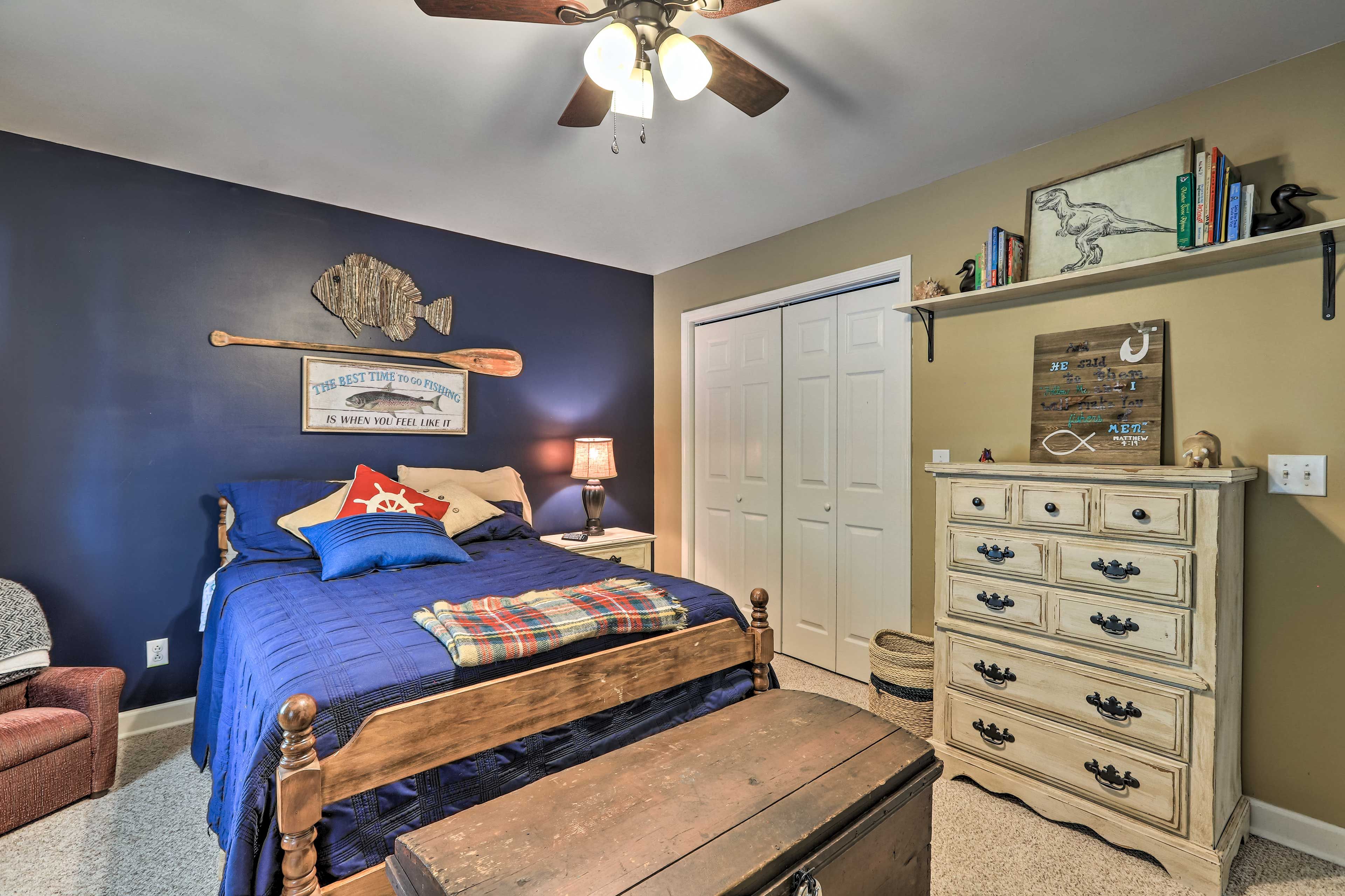 Bedroom 3 | Full Bed | Board Games | Books