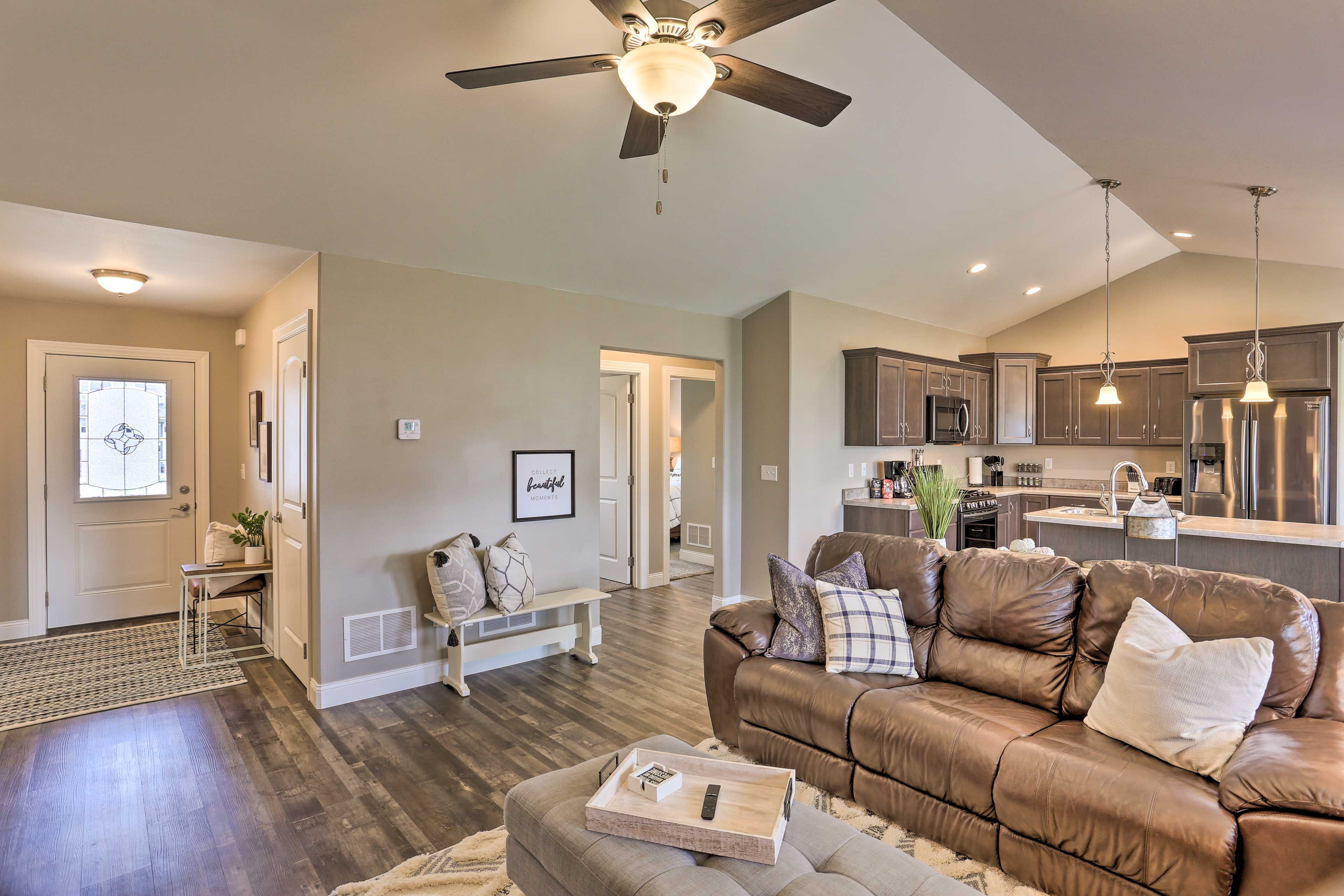 Living Room | Single-Level Home | Central Heat & A/C | Free WiFi