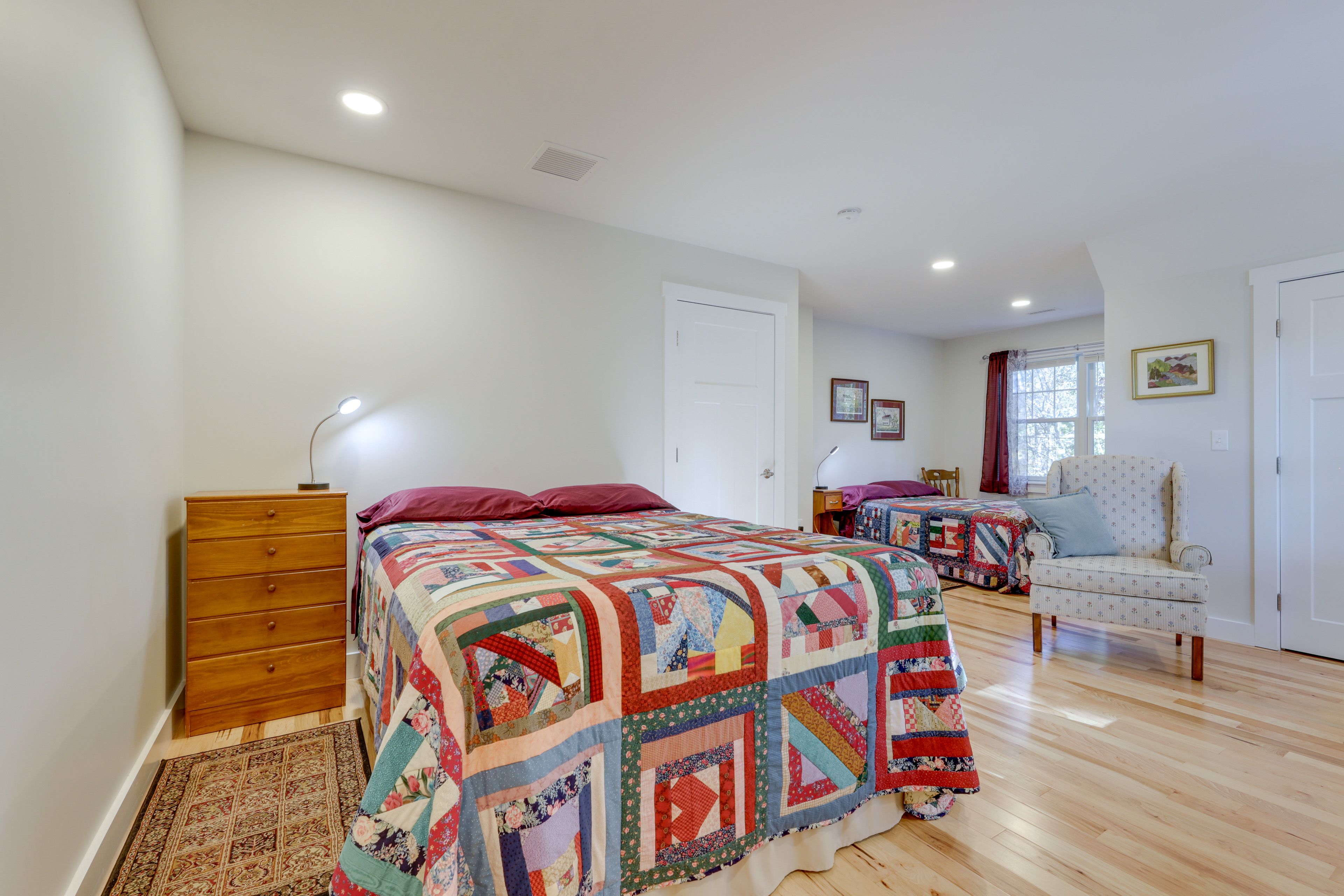 Bedroom 2 | Queen Bed | Full Bed
