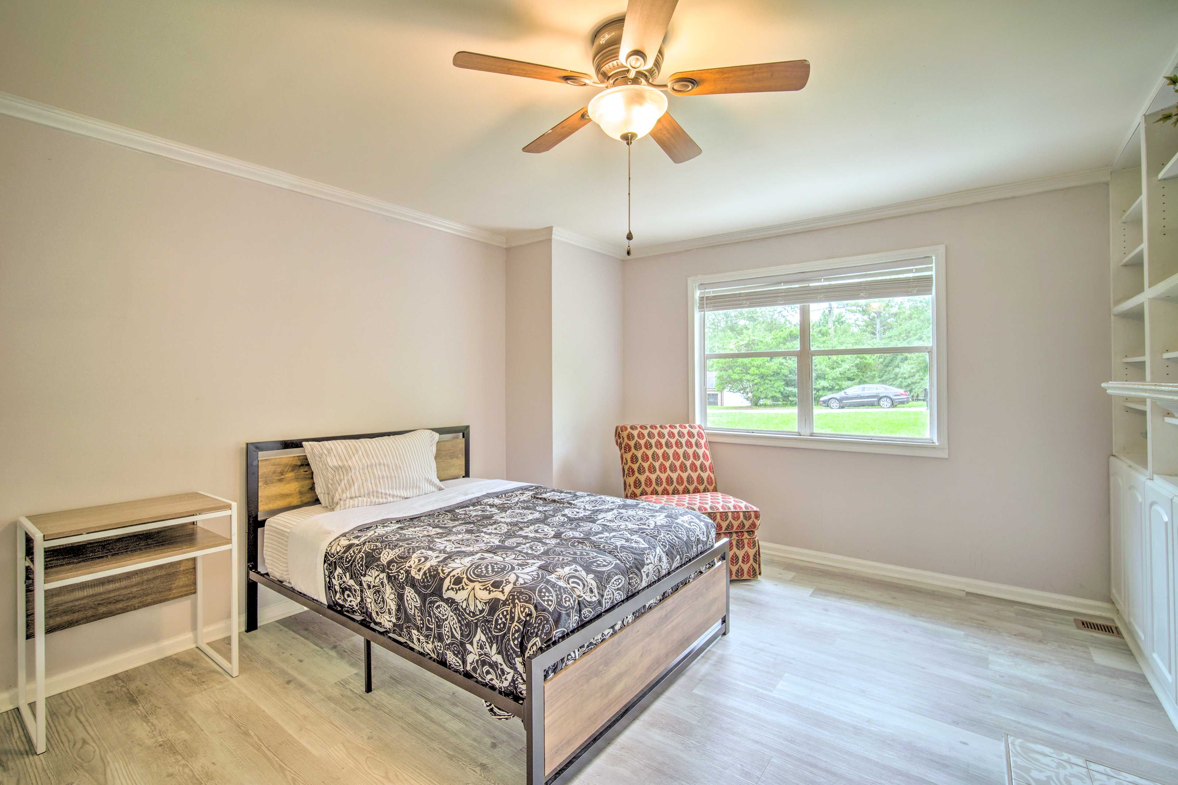 Bedroom 3 | Full Bed | Fireplace | TV