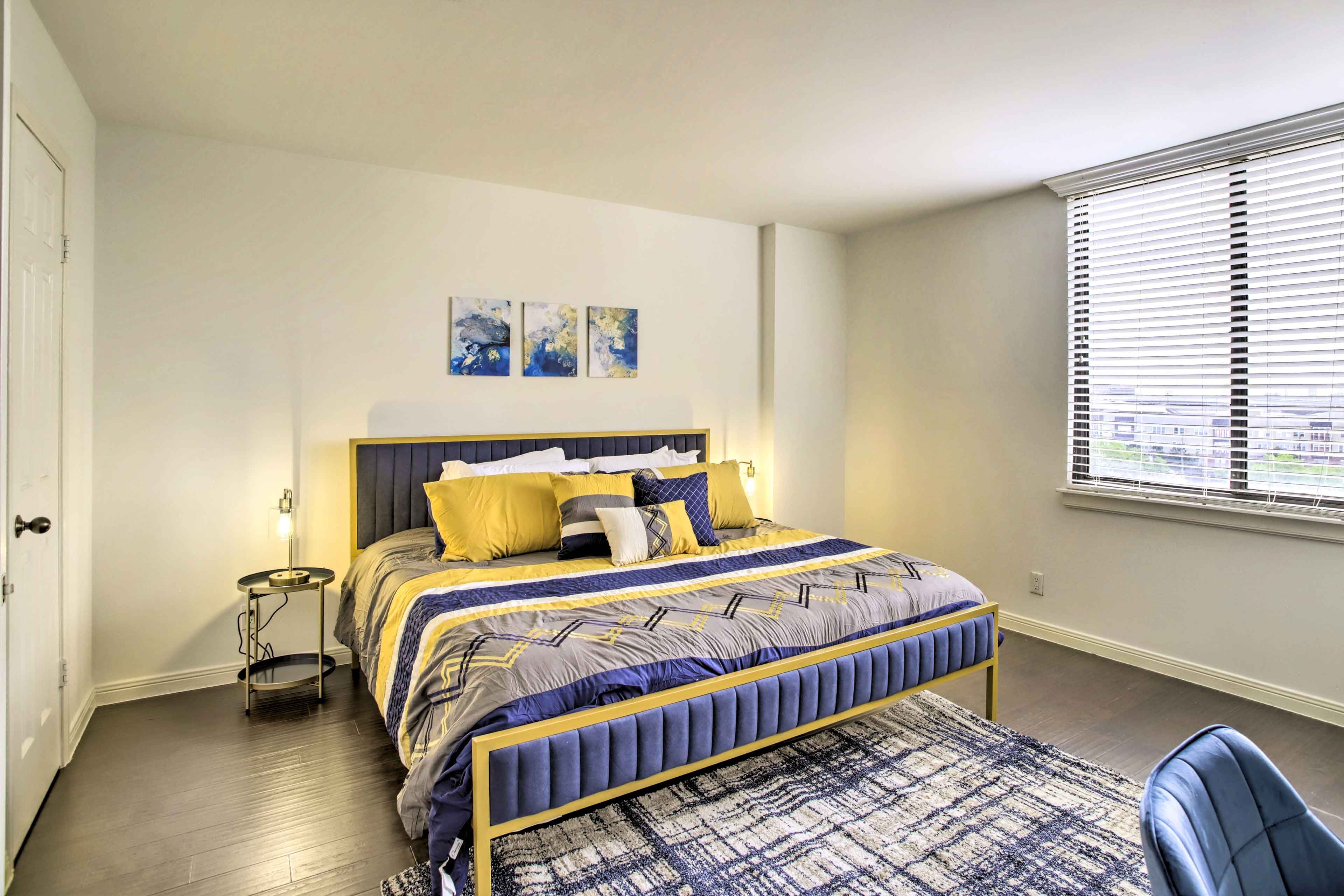 Bedroom | King Bed