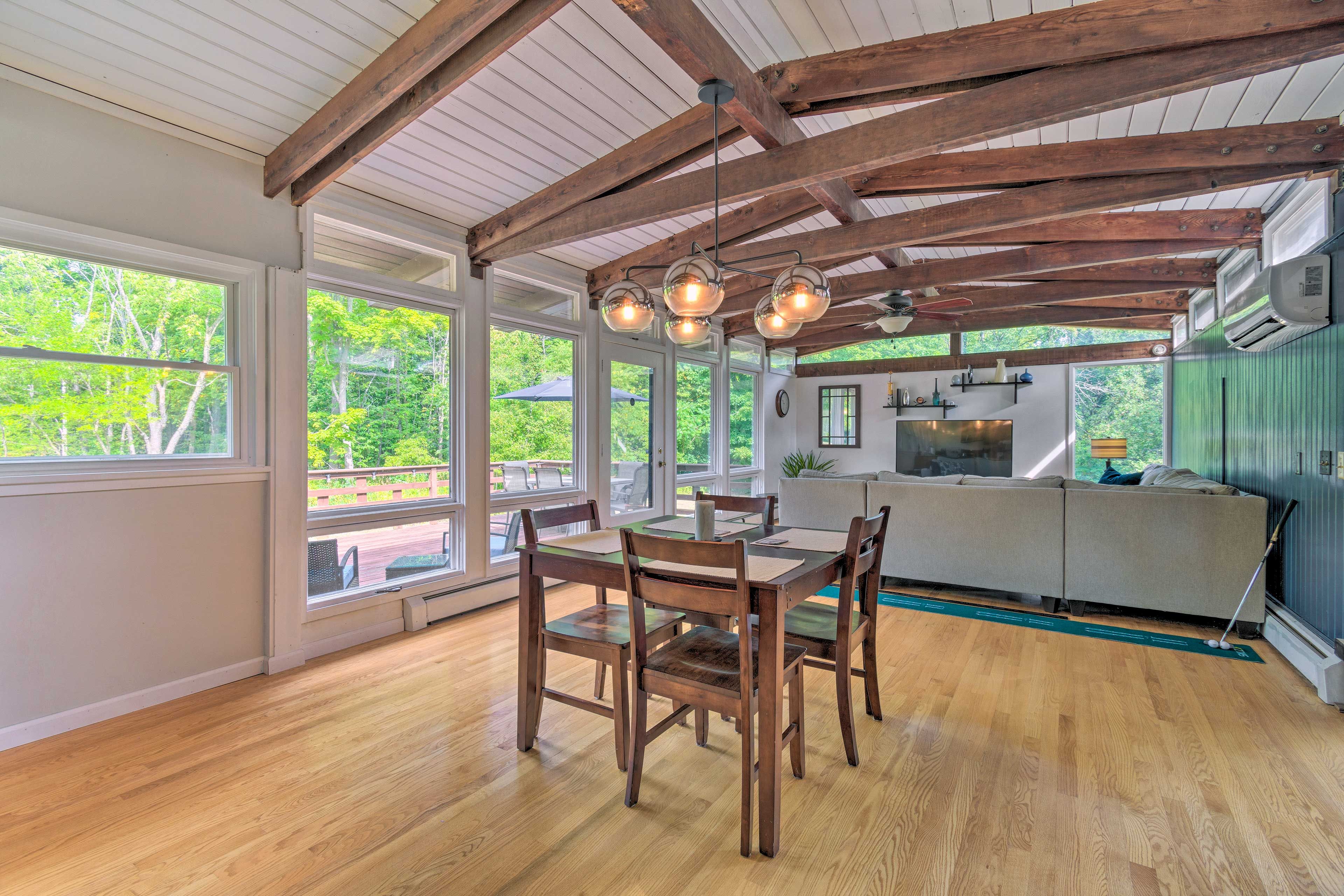 Dining Area | Dining Table | Dishware/Flatware