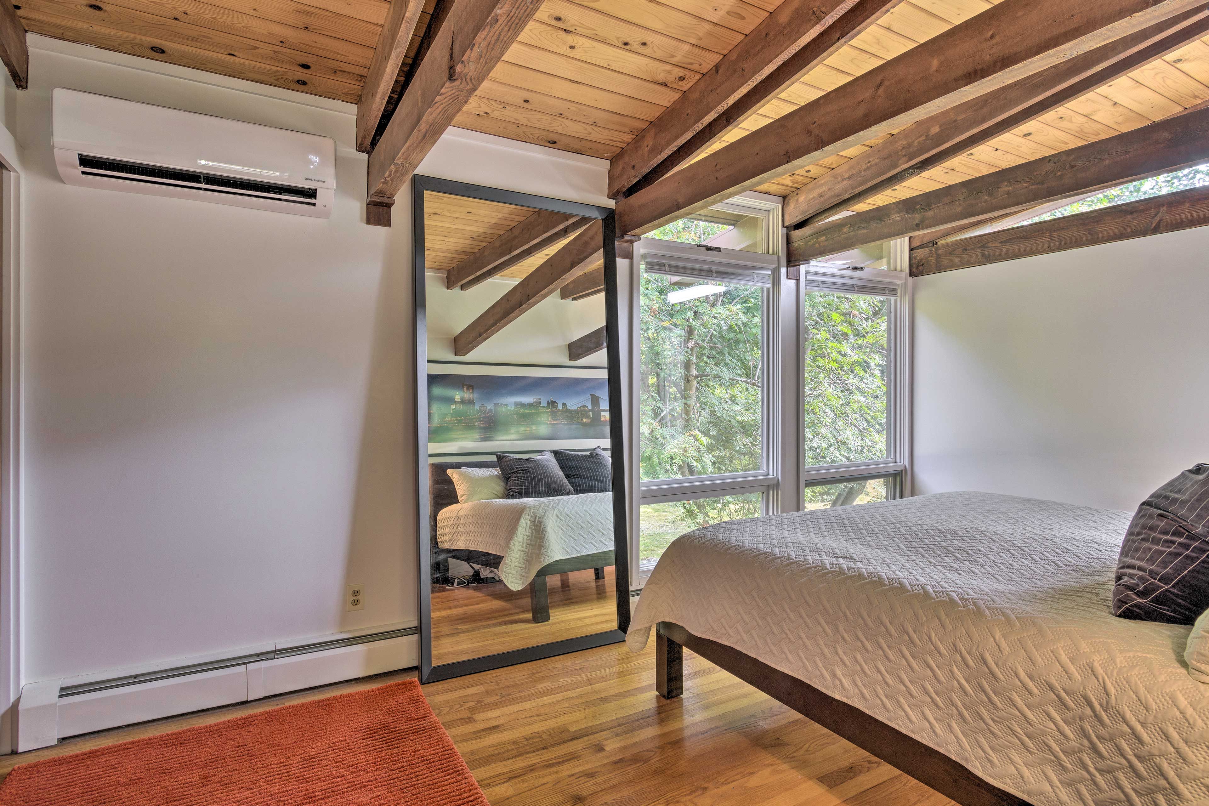 Bedroom 1 | King Bed | Closet | Linens Provided