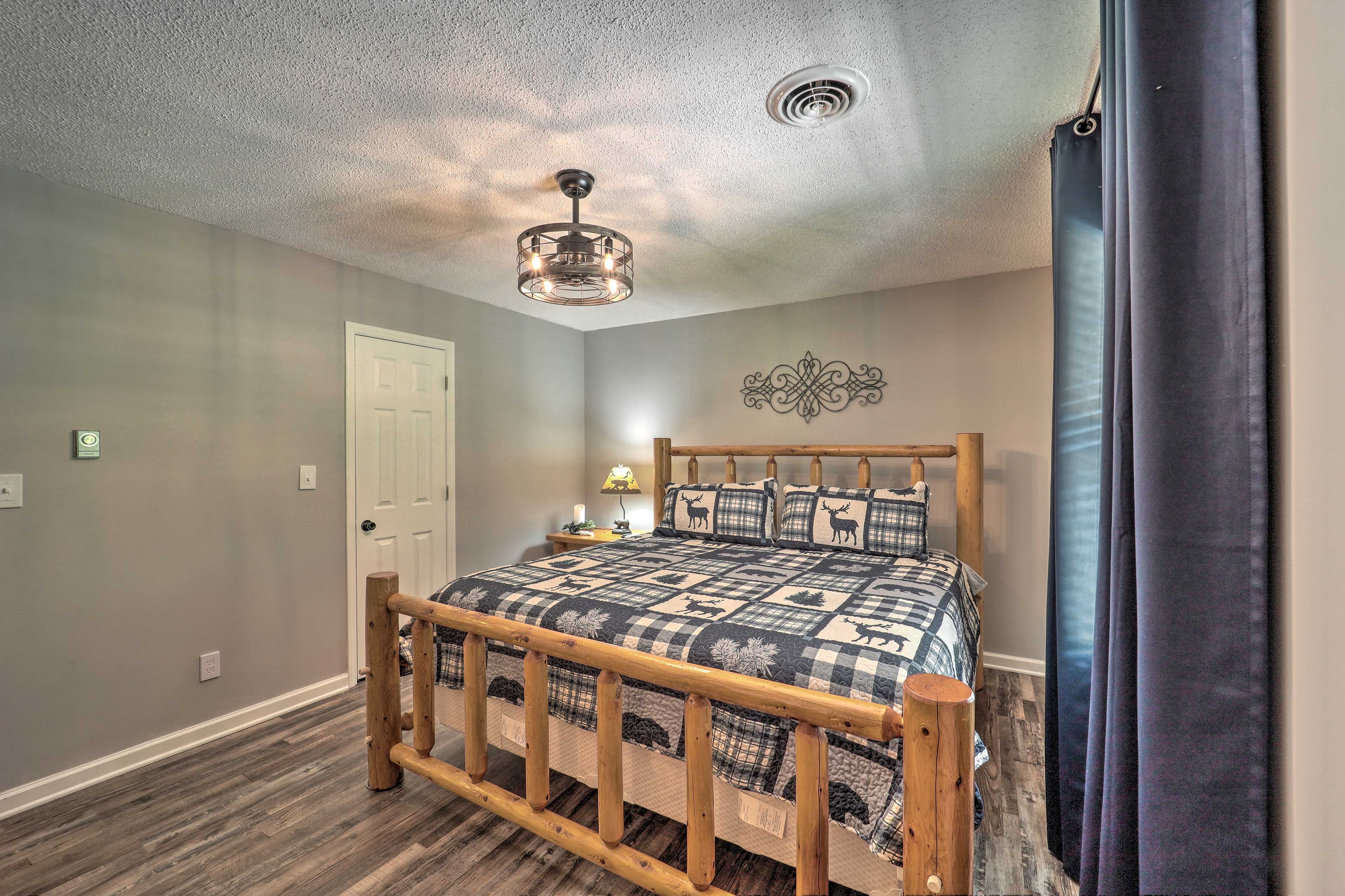 Bedroom 1 | King Bed