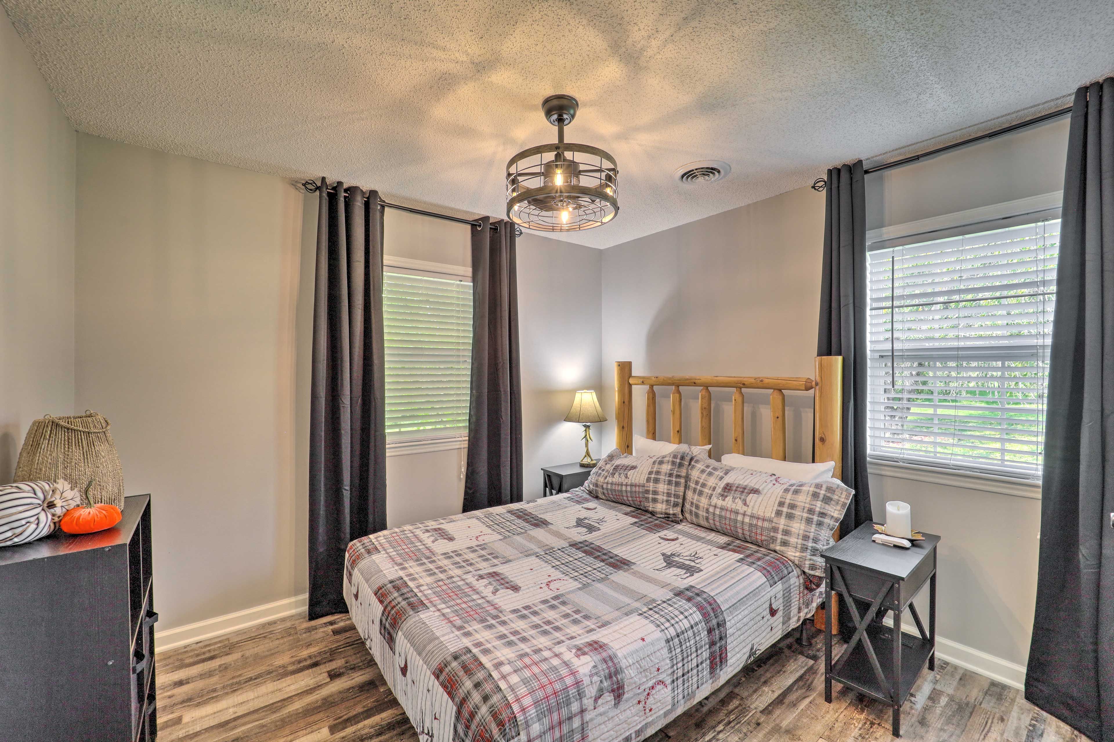 Bedroom 2 | Queen Bed