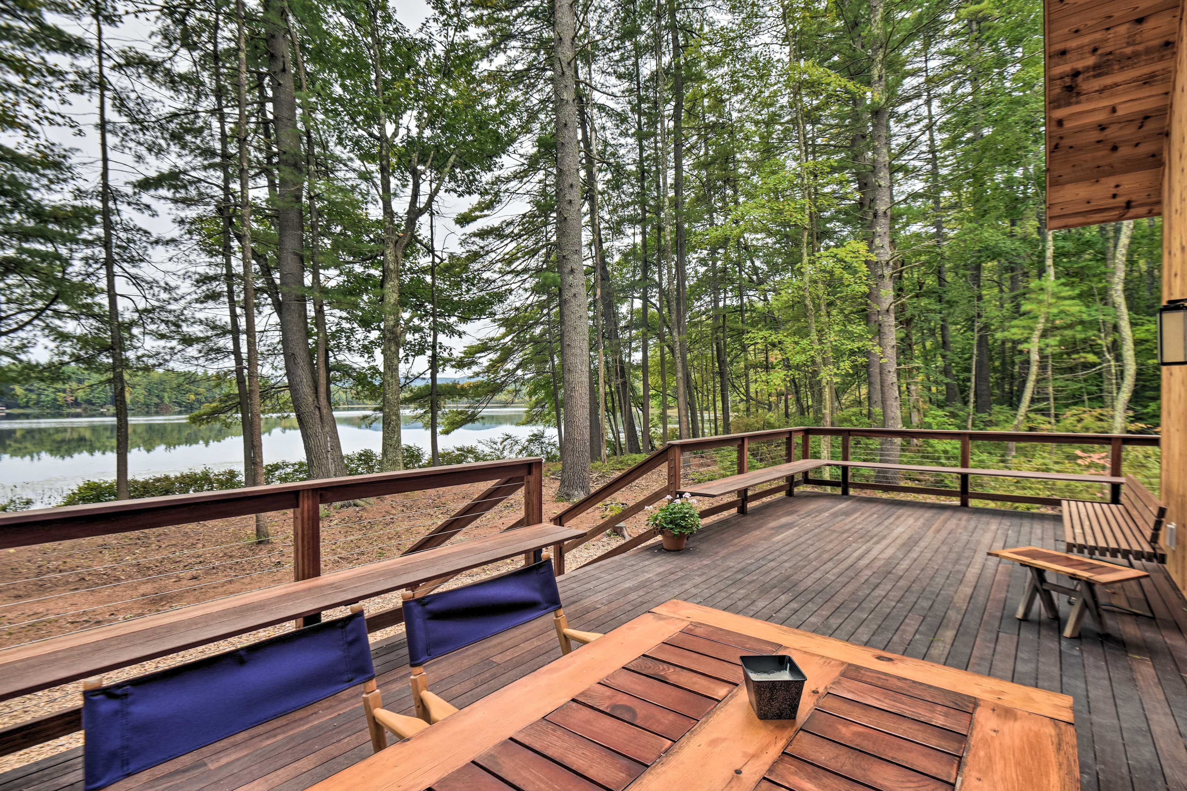 Deck | Outdoor Dining Area | Pond Views