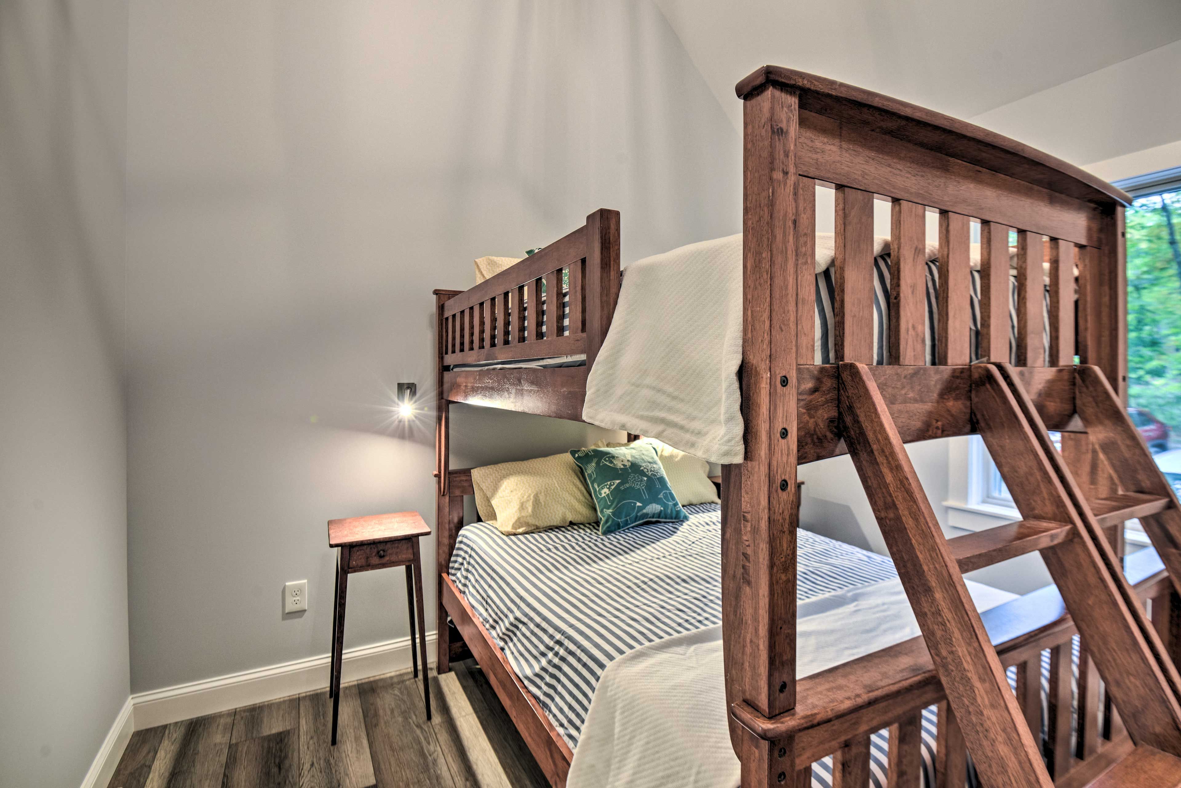 Bedroom 2 | 1st Floor | Twin/Full Bunk Bed