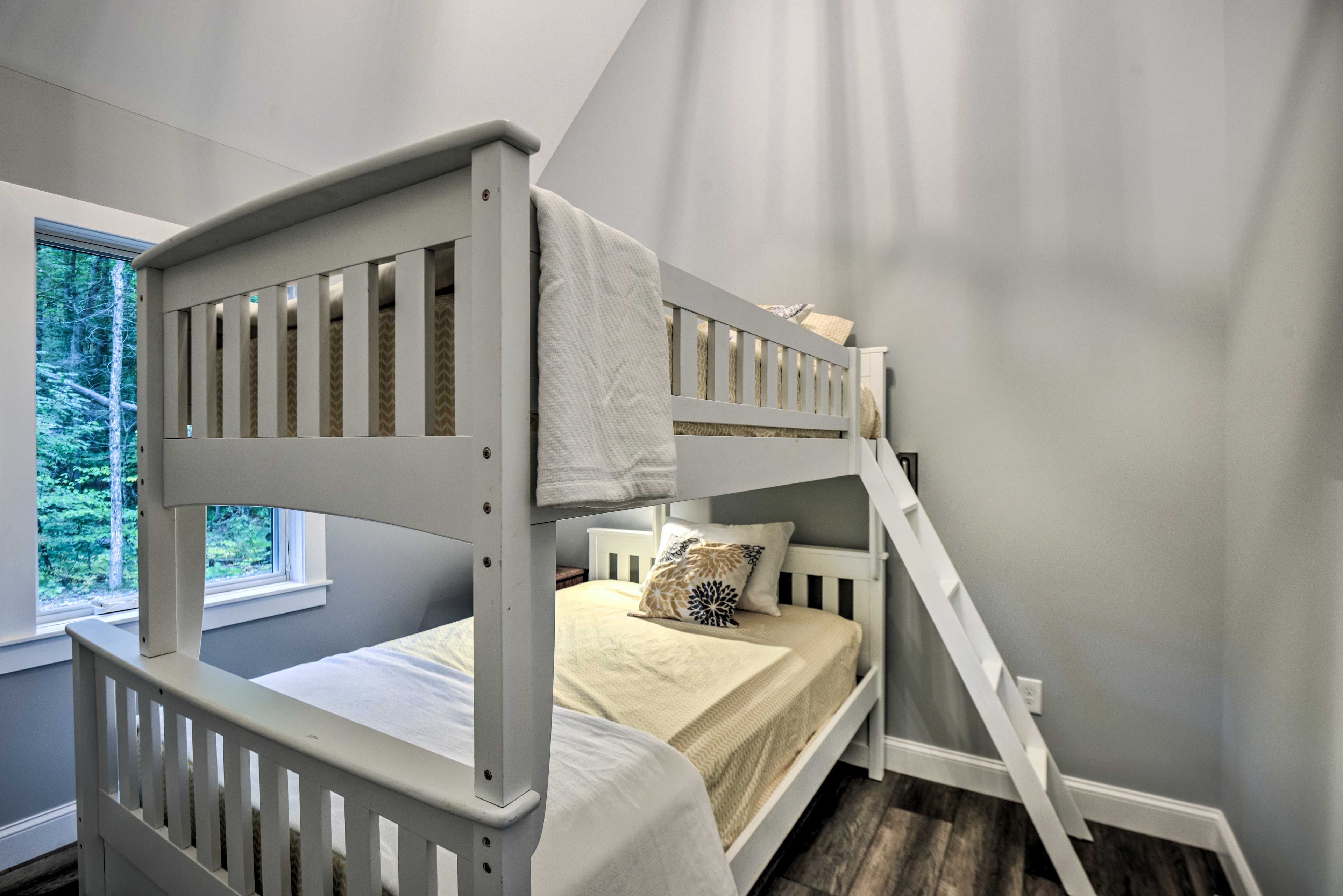 Bedroom 3 | 1st Floor | Twin/Full Bunk Bed