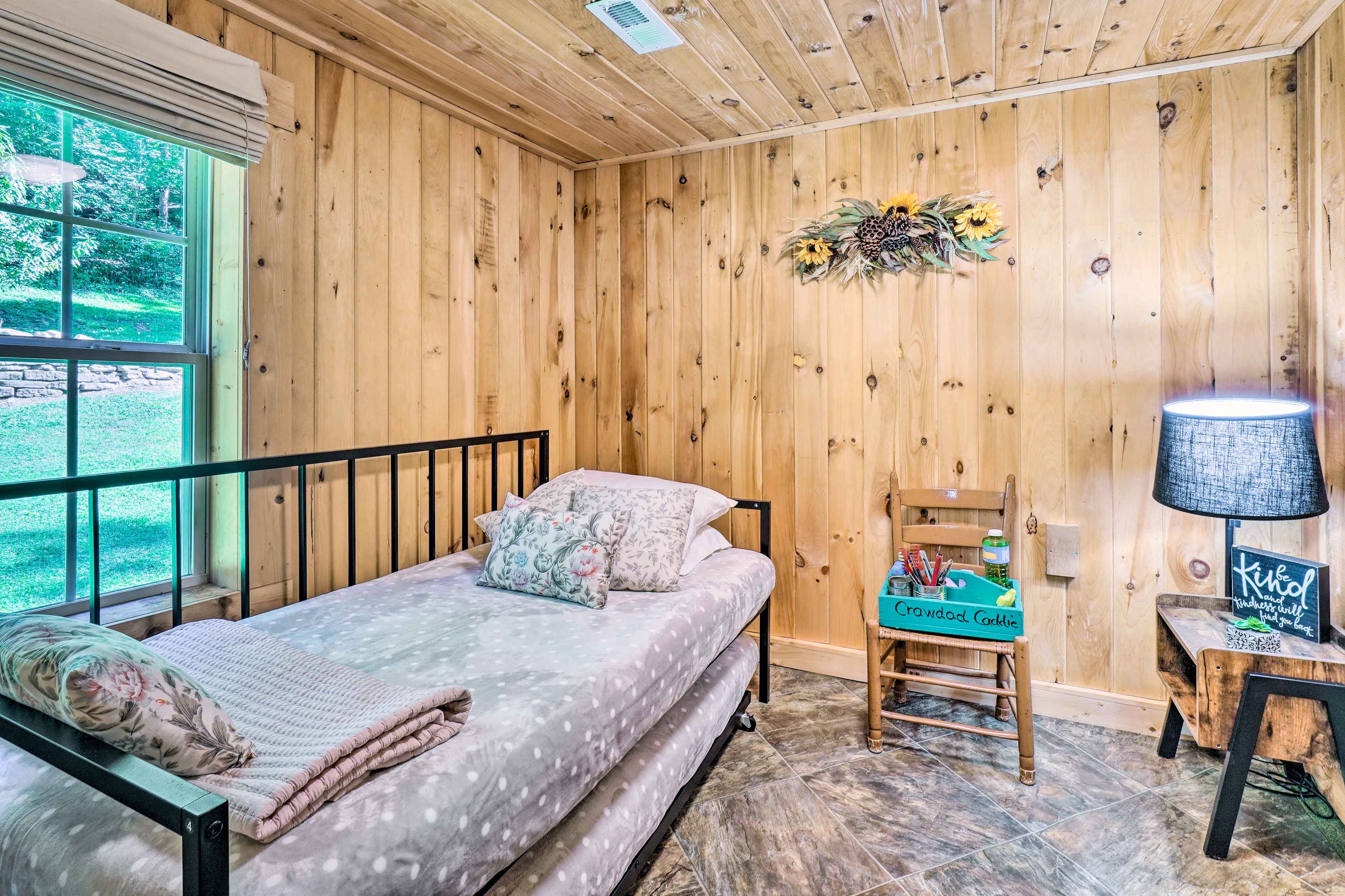 Bonus Room | Main Level | Twin Bed w/ Twin Trundle