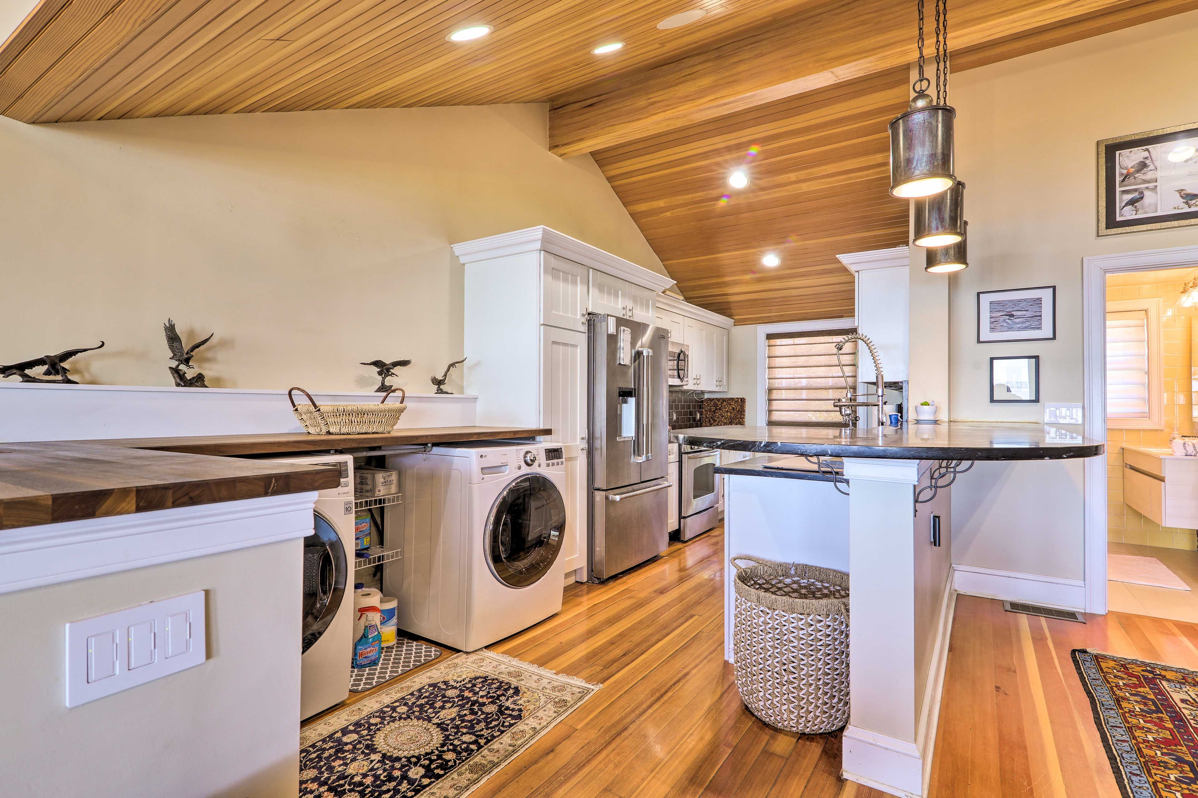 Kitchen | Coffee Maker | Hot Water Pot | Espresso Machine | Laundry Area