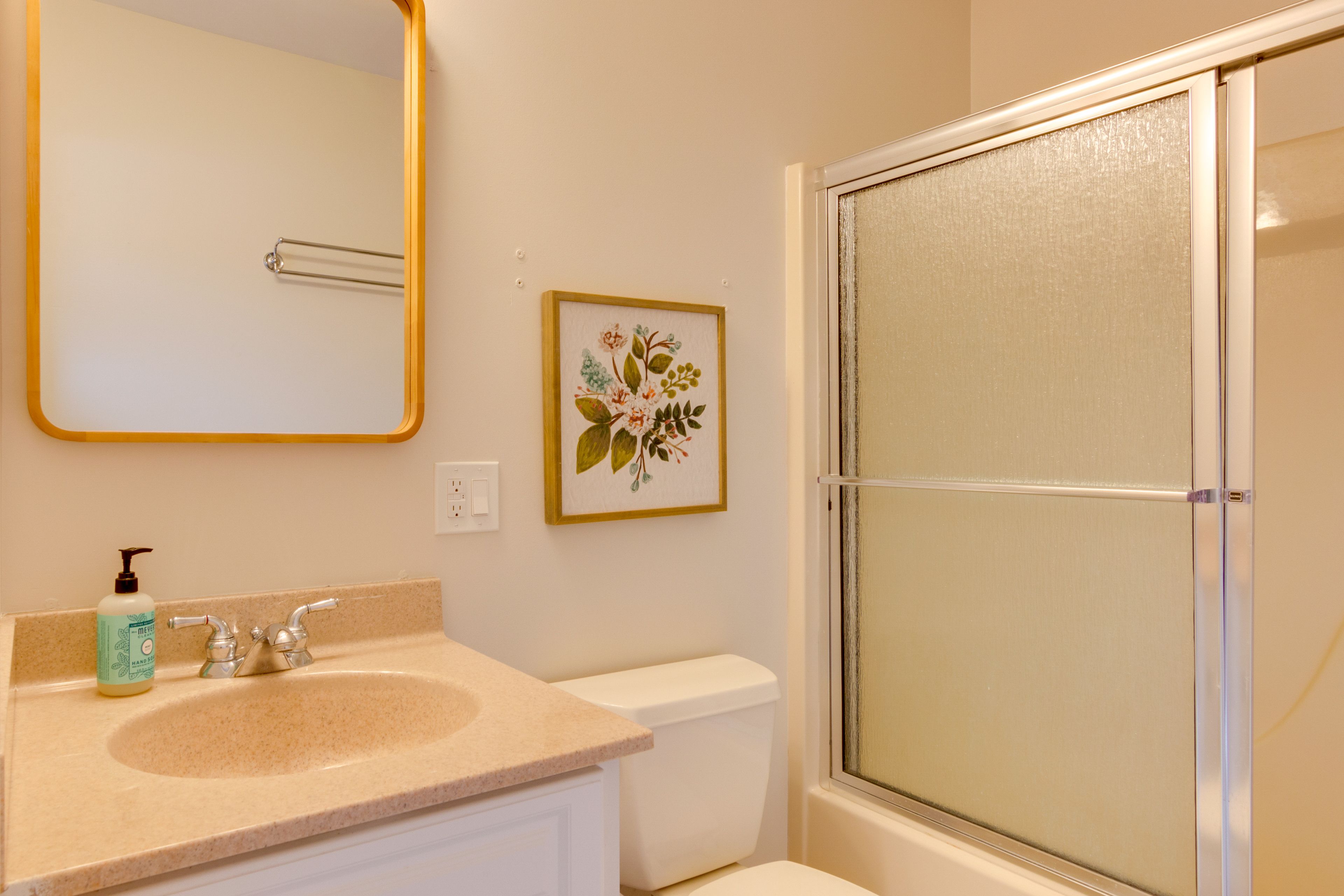 Boathouse | Bathroom | Complimentary Toiletries