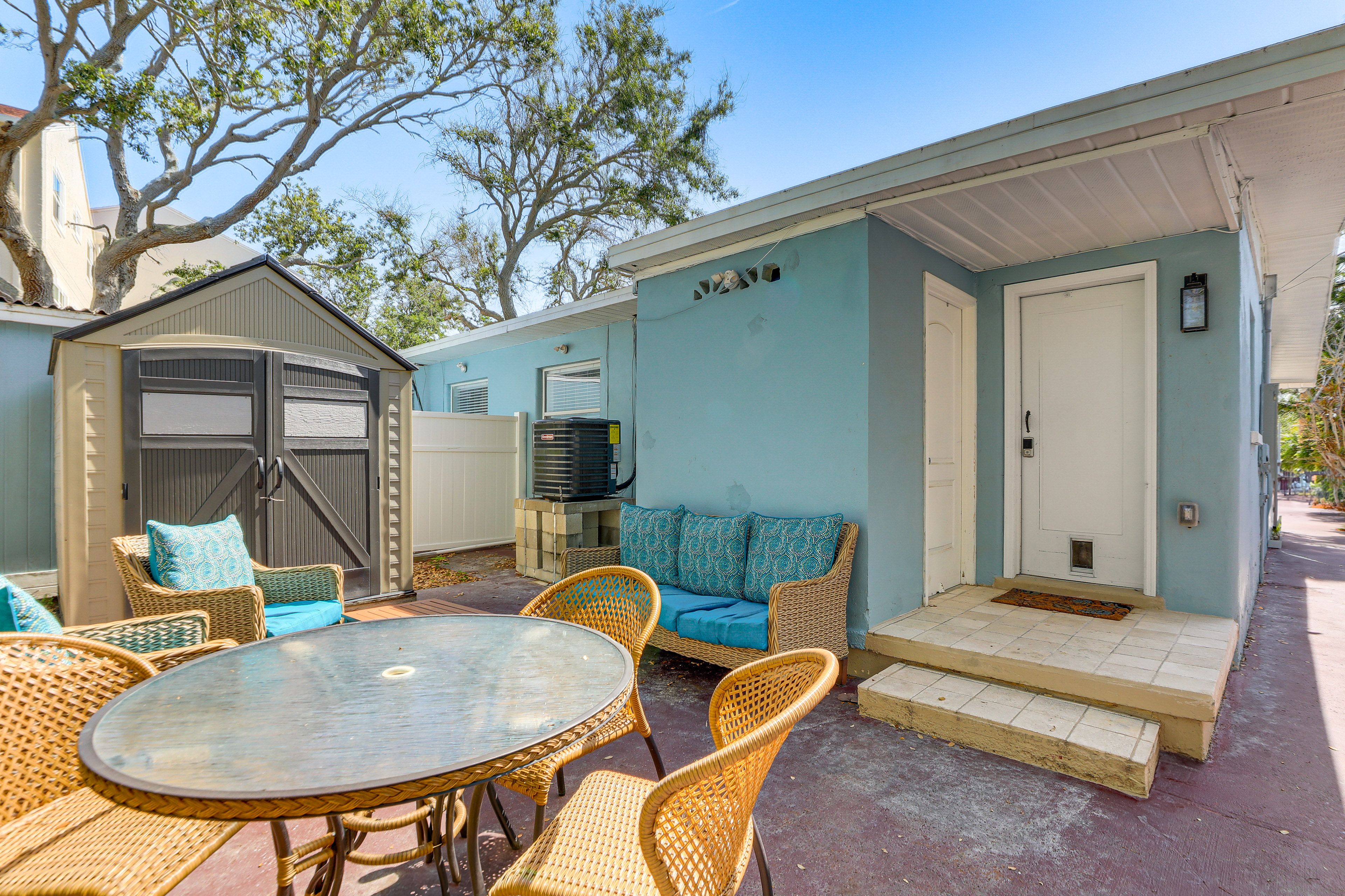 Shared Patio | Outdoor Dining & Seating | Gas Grill