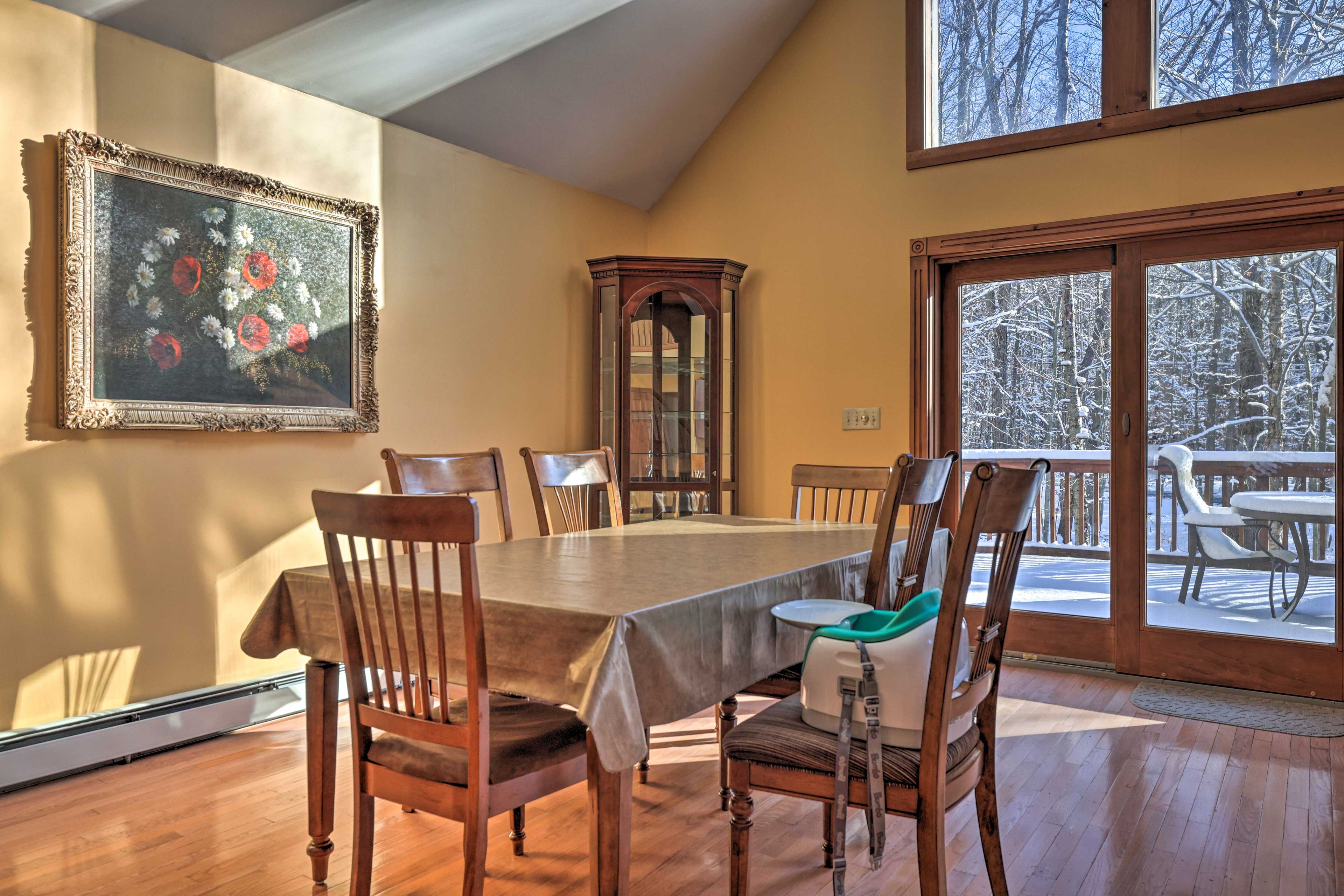 Dining Area | Board Games & Books