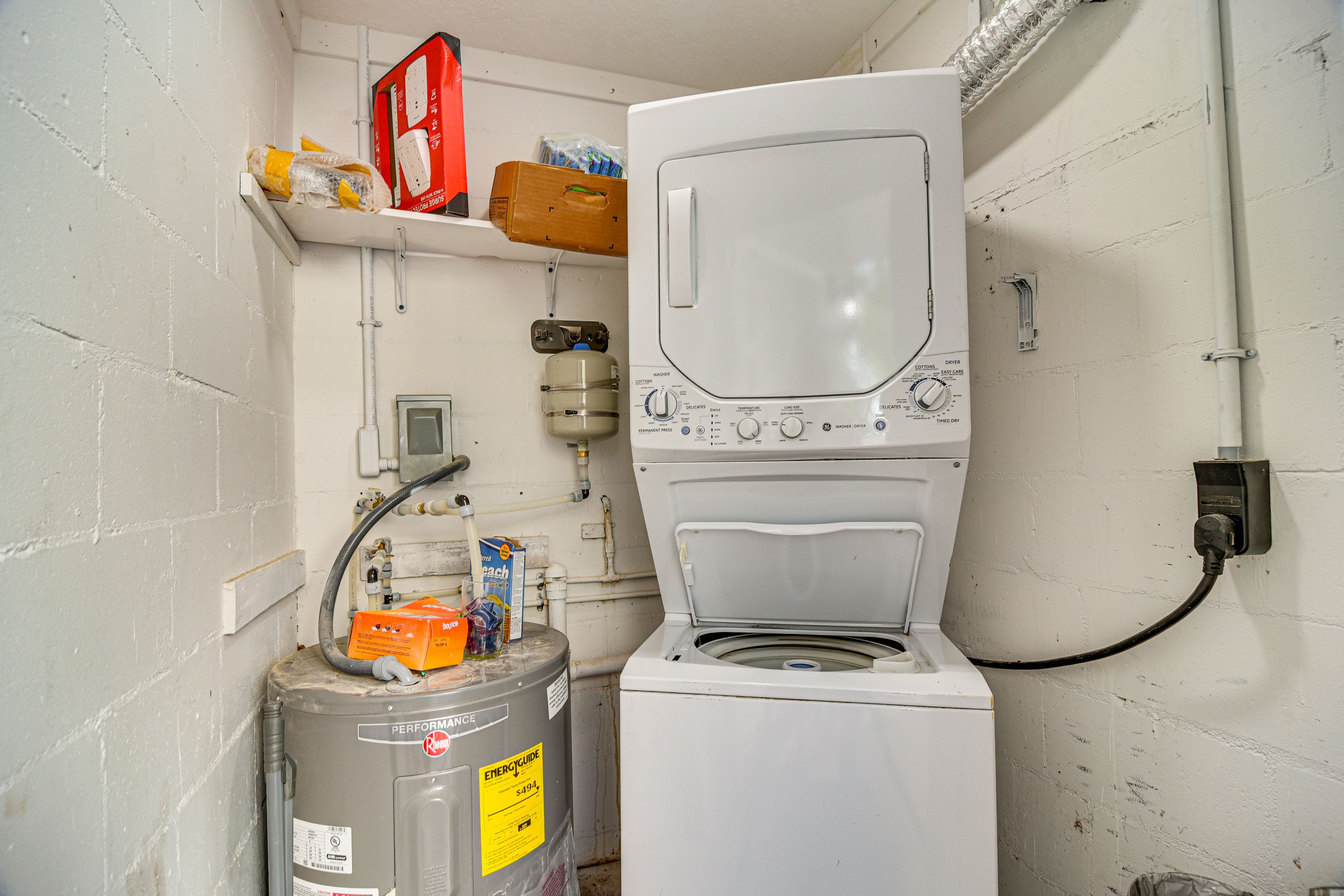 Laundry Room | Laundry Detergent Provided
