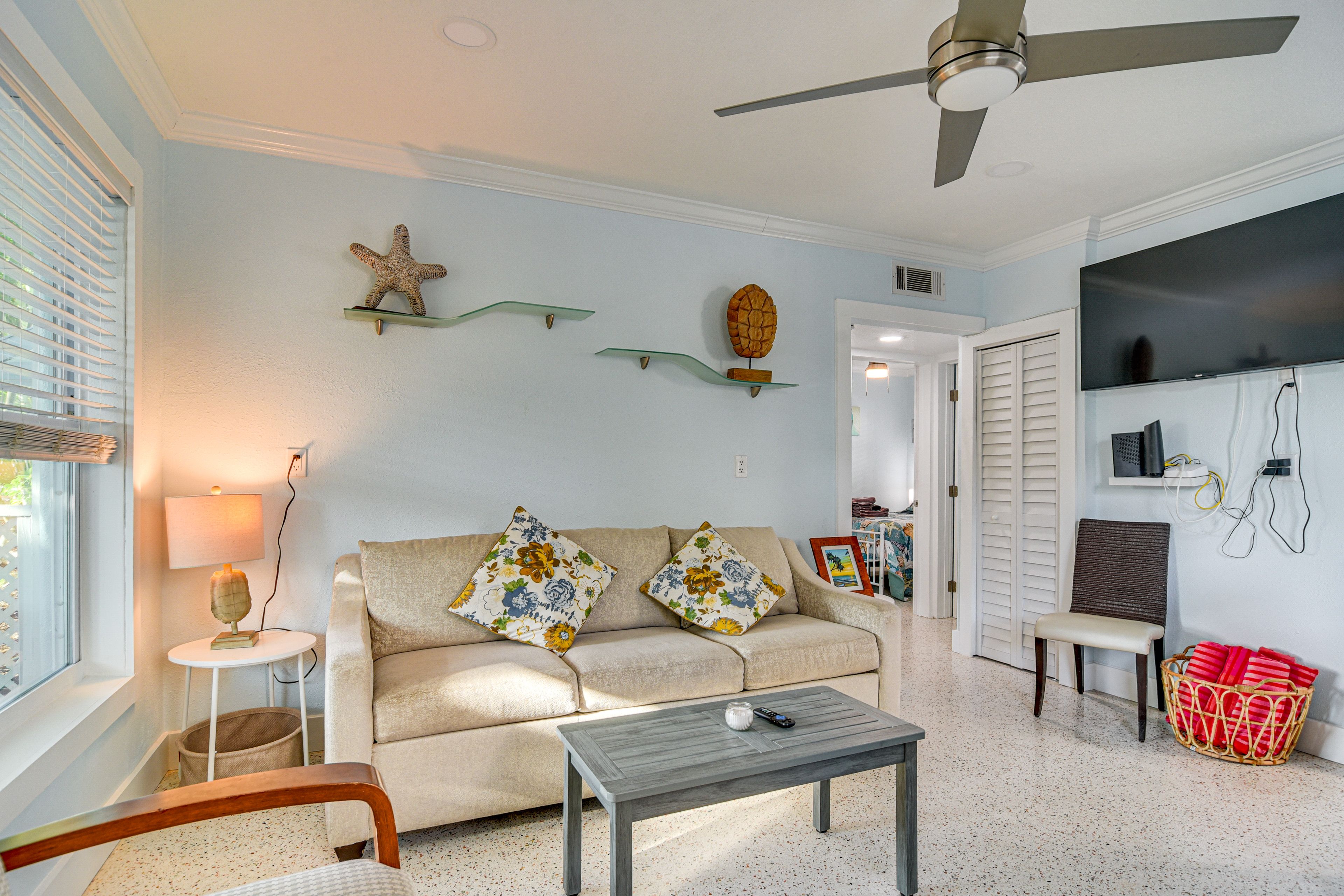 Living Room | Central A/C & Heating
