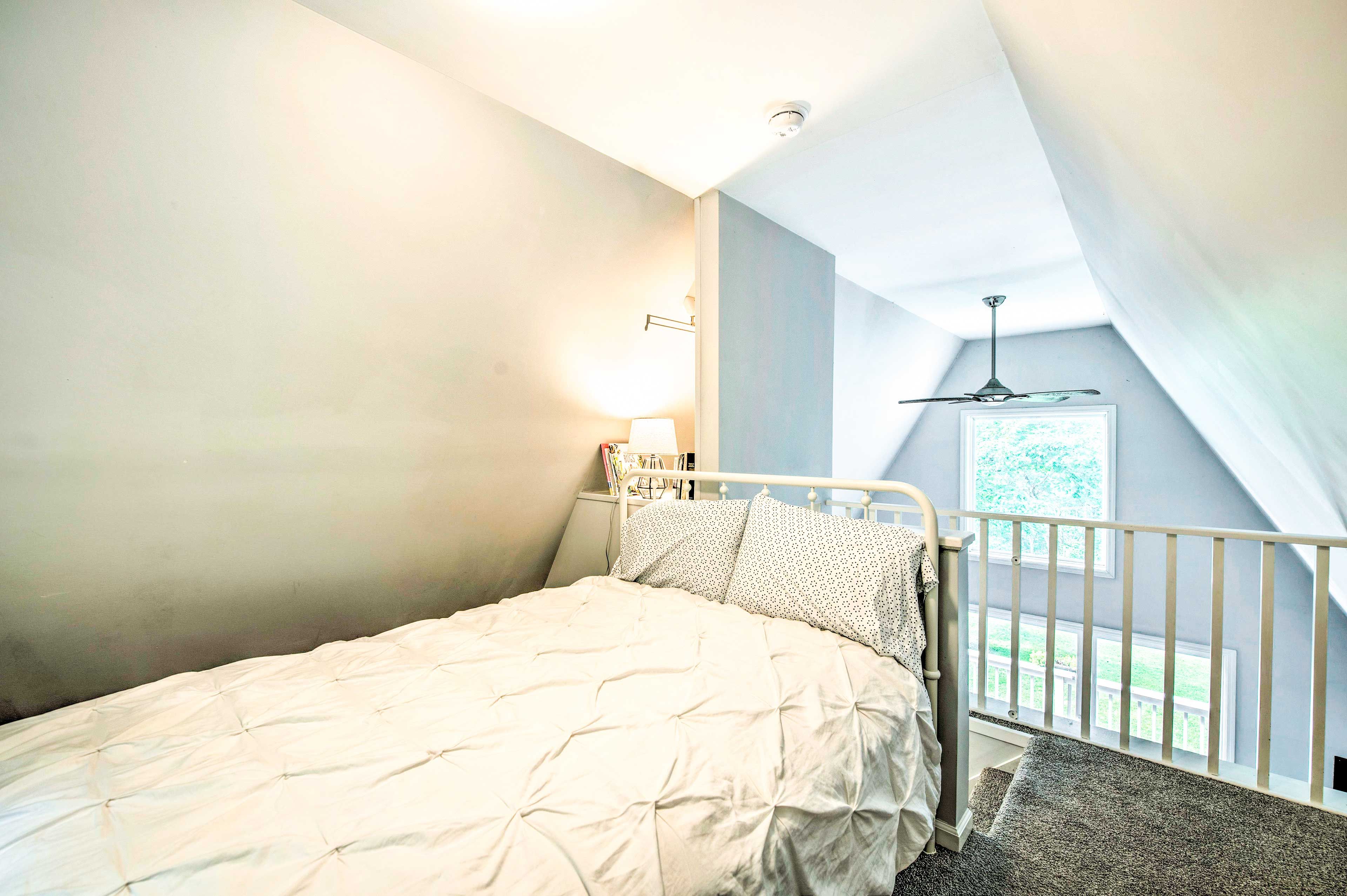 Loft | Full Bed