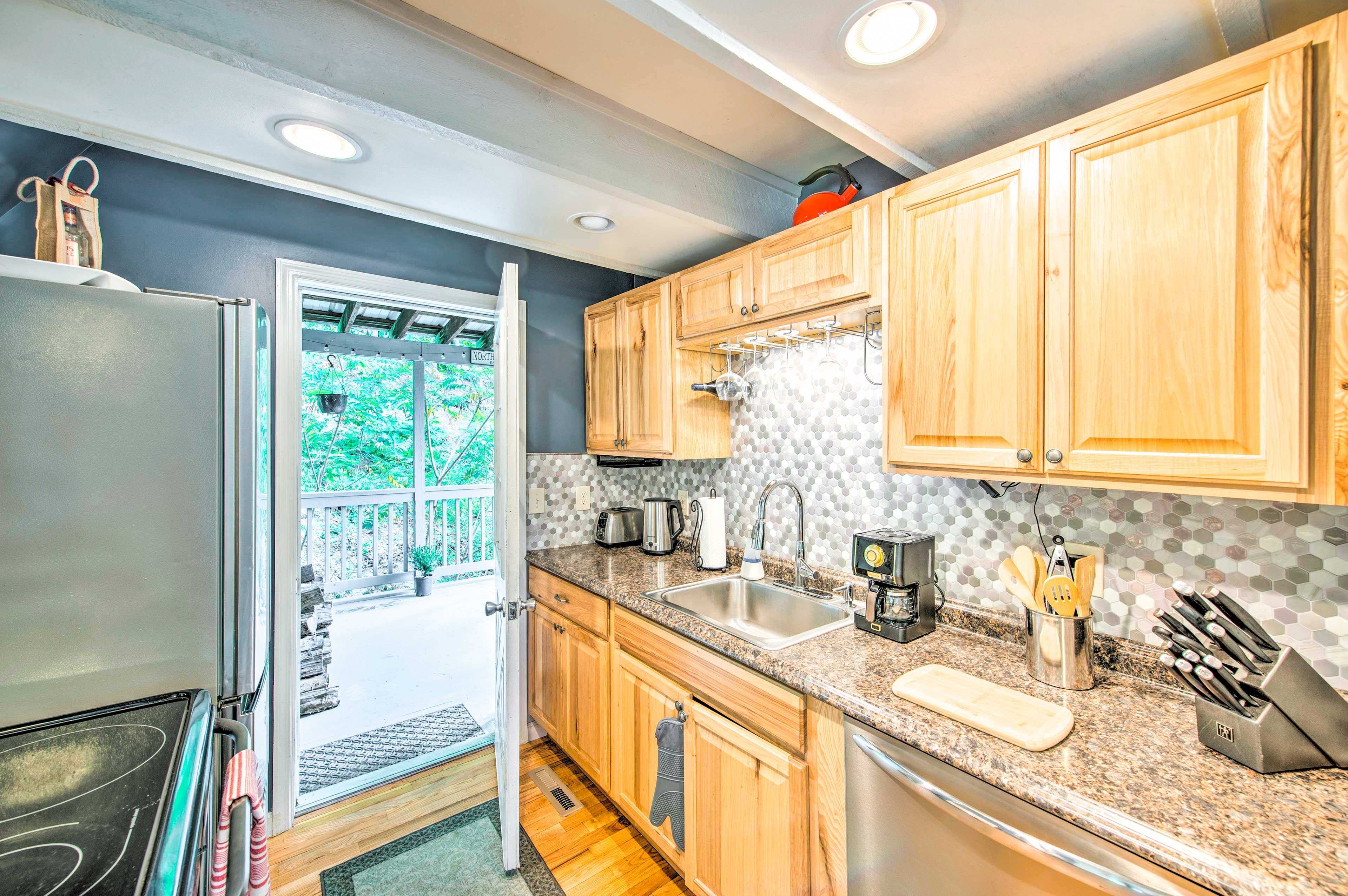 Kitchen | Cooking Basics | Coffee Maker | Paper Towels/Trash Bags Provided